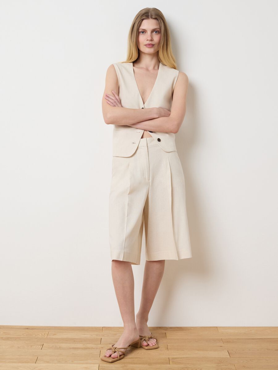 Ivory chino Bermuda shorts with darts_0