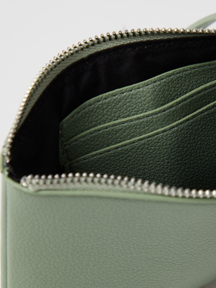 Textured-effect green clutch_2