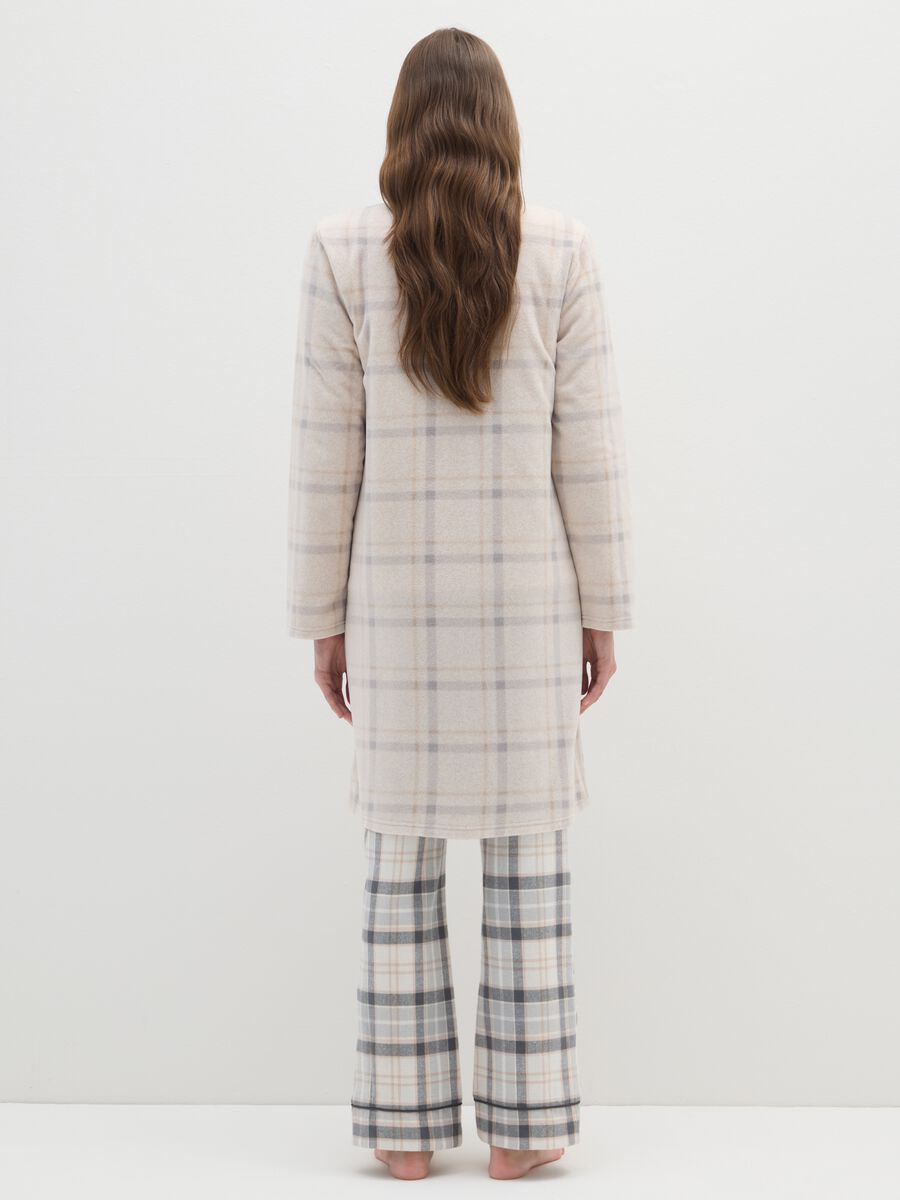 Vestaglia in pile beige a quadri con tasche_2