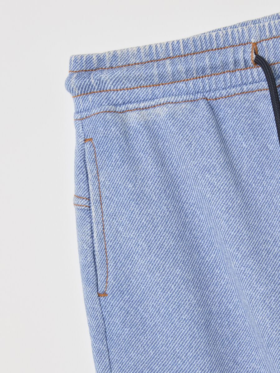 Denim-effect cargo joggers with drawstring_3