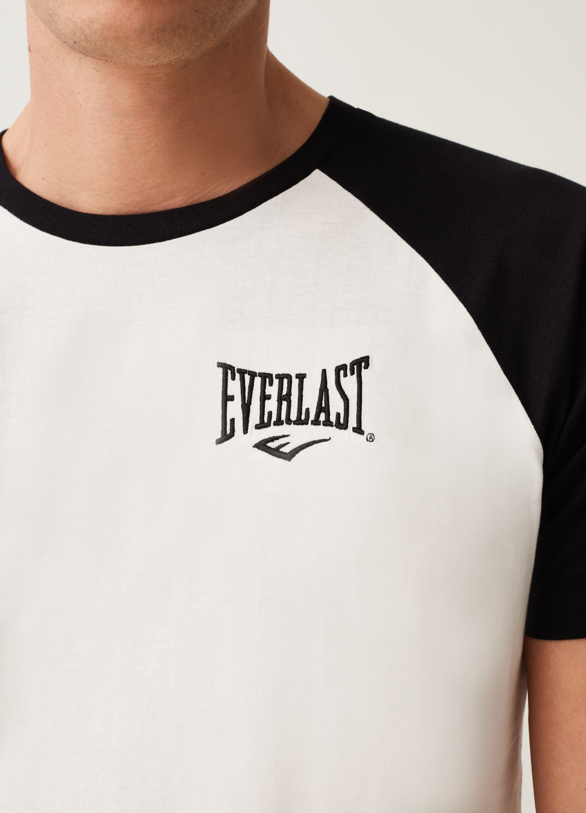 T-shirt con maniche a contrasto Everlast