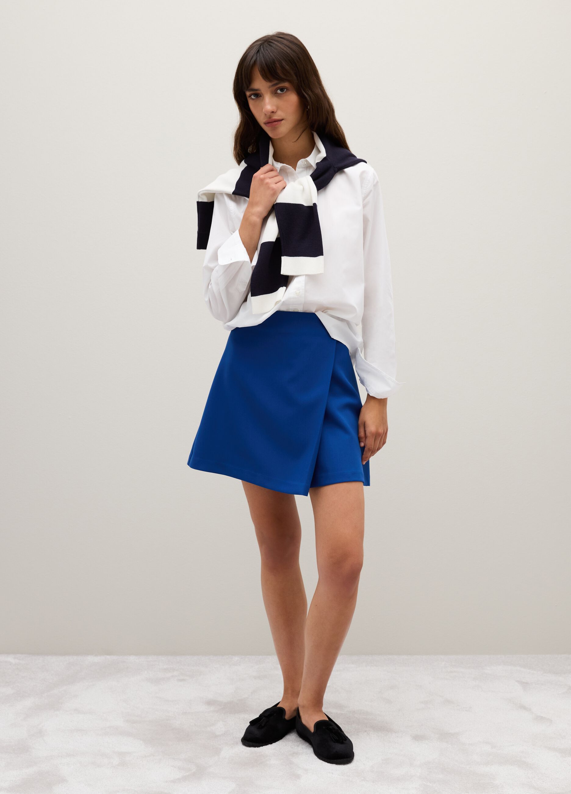 Regular fit blue mixed skirt with button