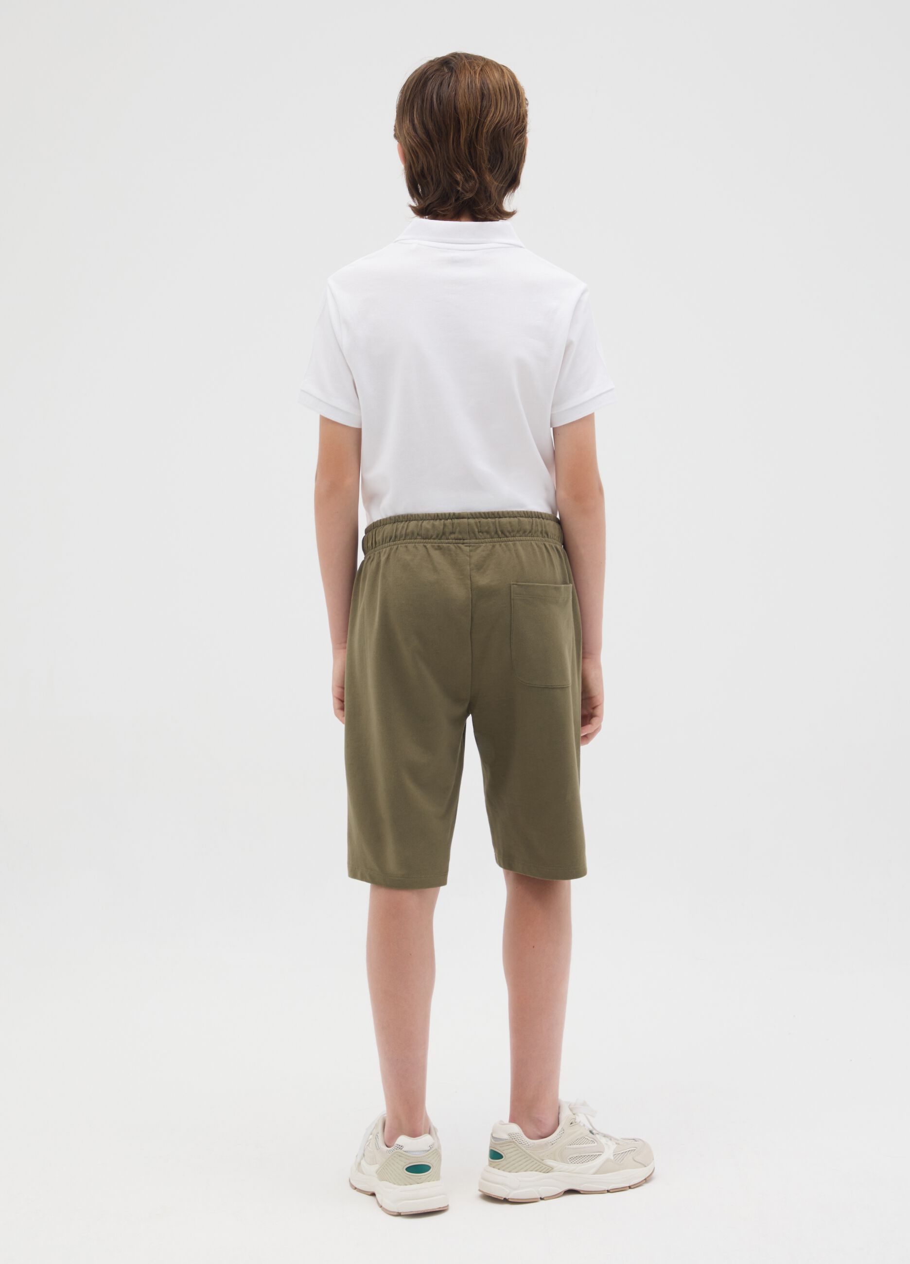 Pantaloni corti da ragazzo in puro cotone verde regular fit
