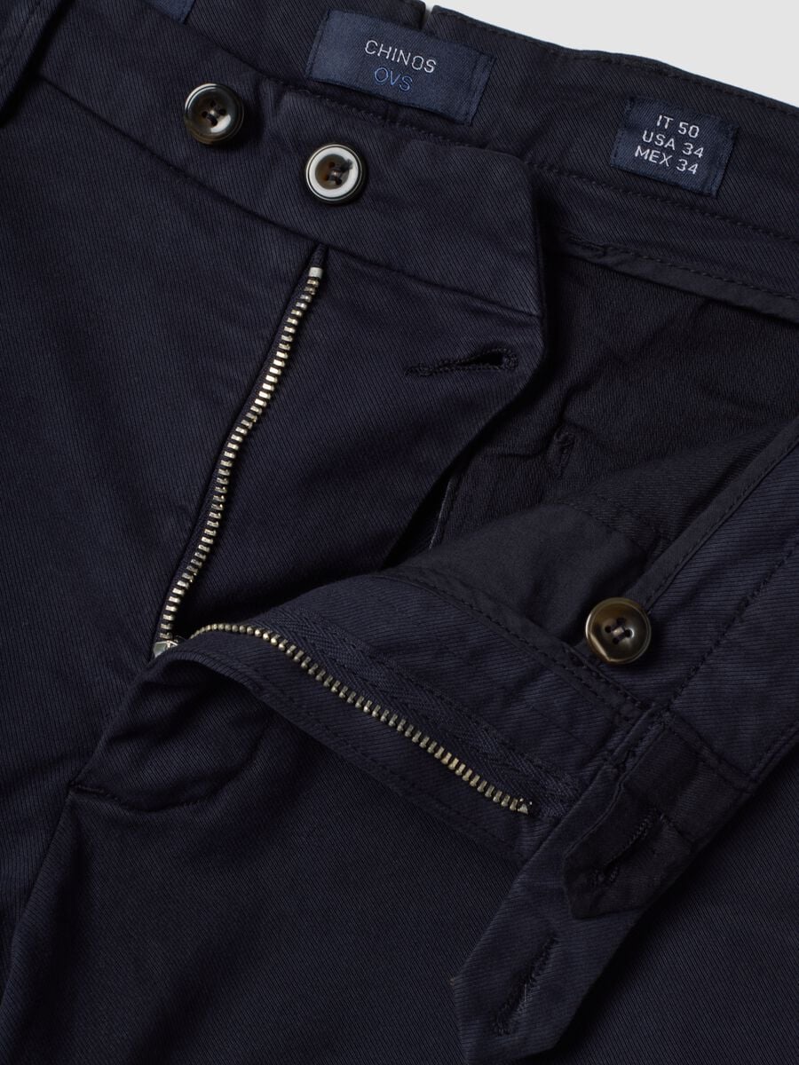 Blue stretch cotton and modal chino trousers_1