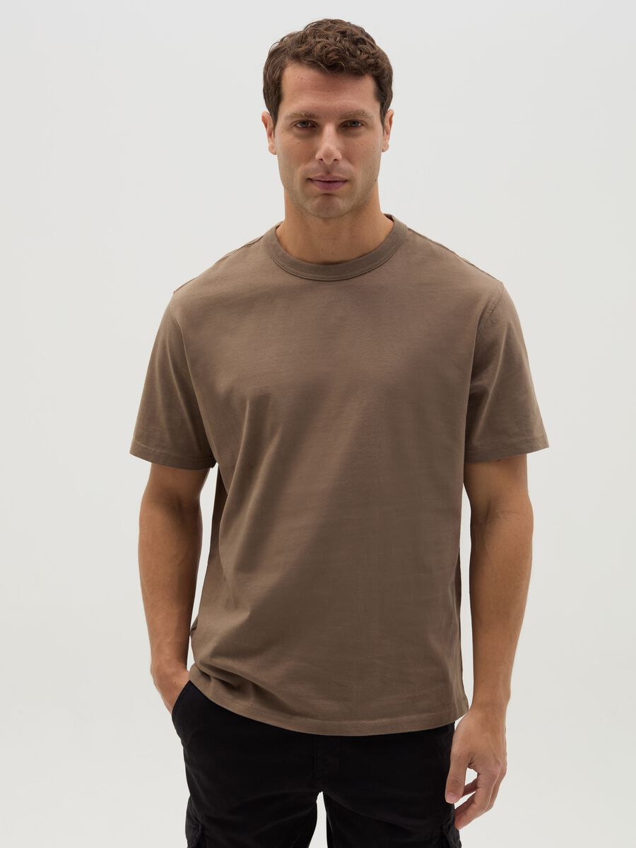 Relaxed-fit T-shirt with round neck_0