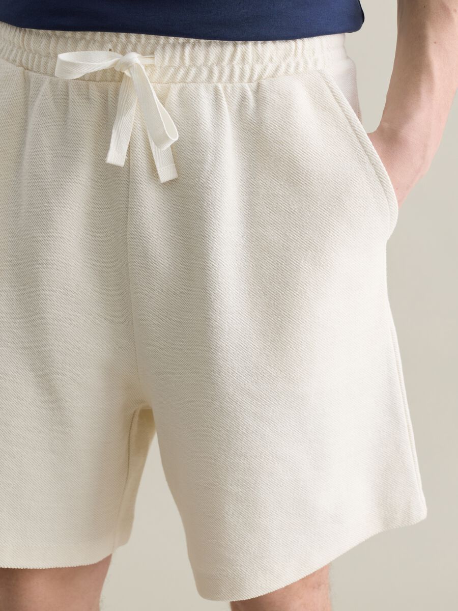 White Cotton Bermuda Shorts Piombo_2