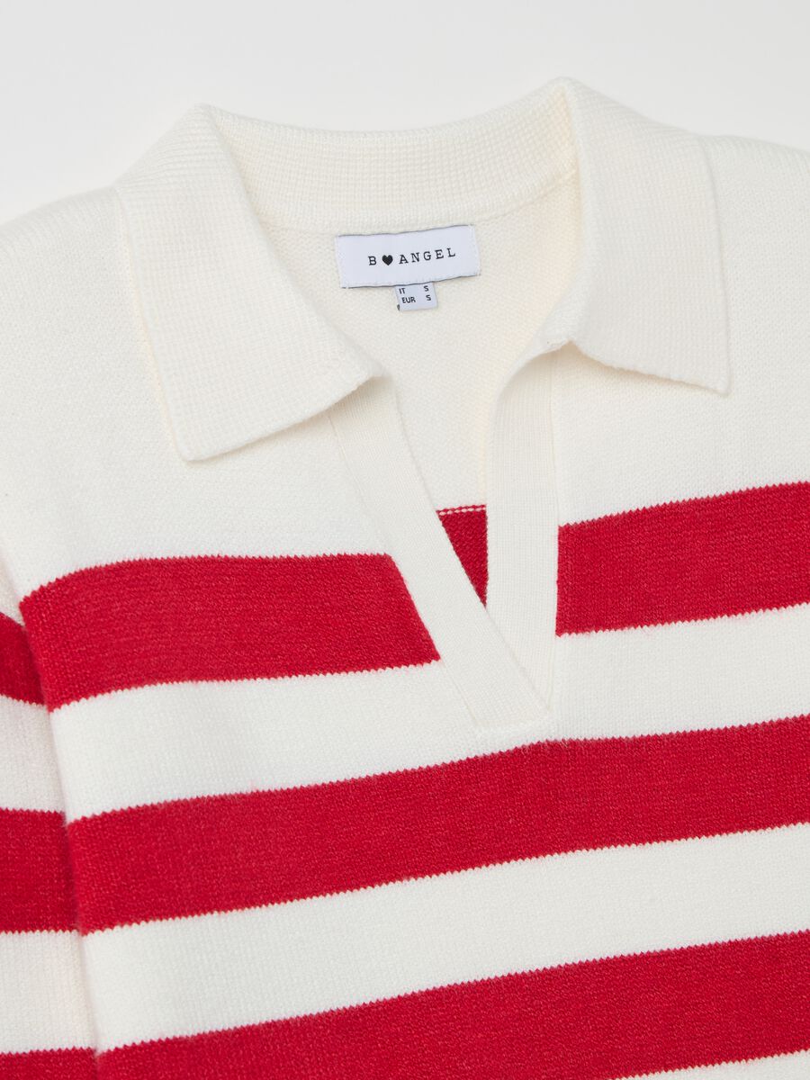Top with red and white stripes and polo neck_5