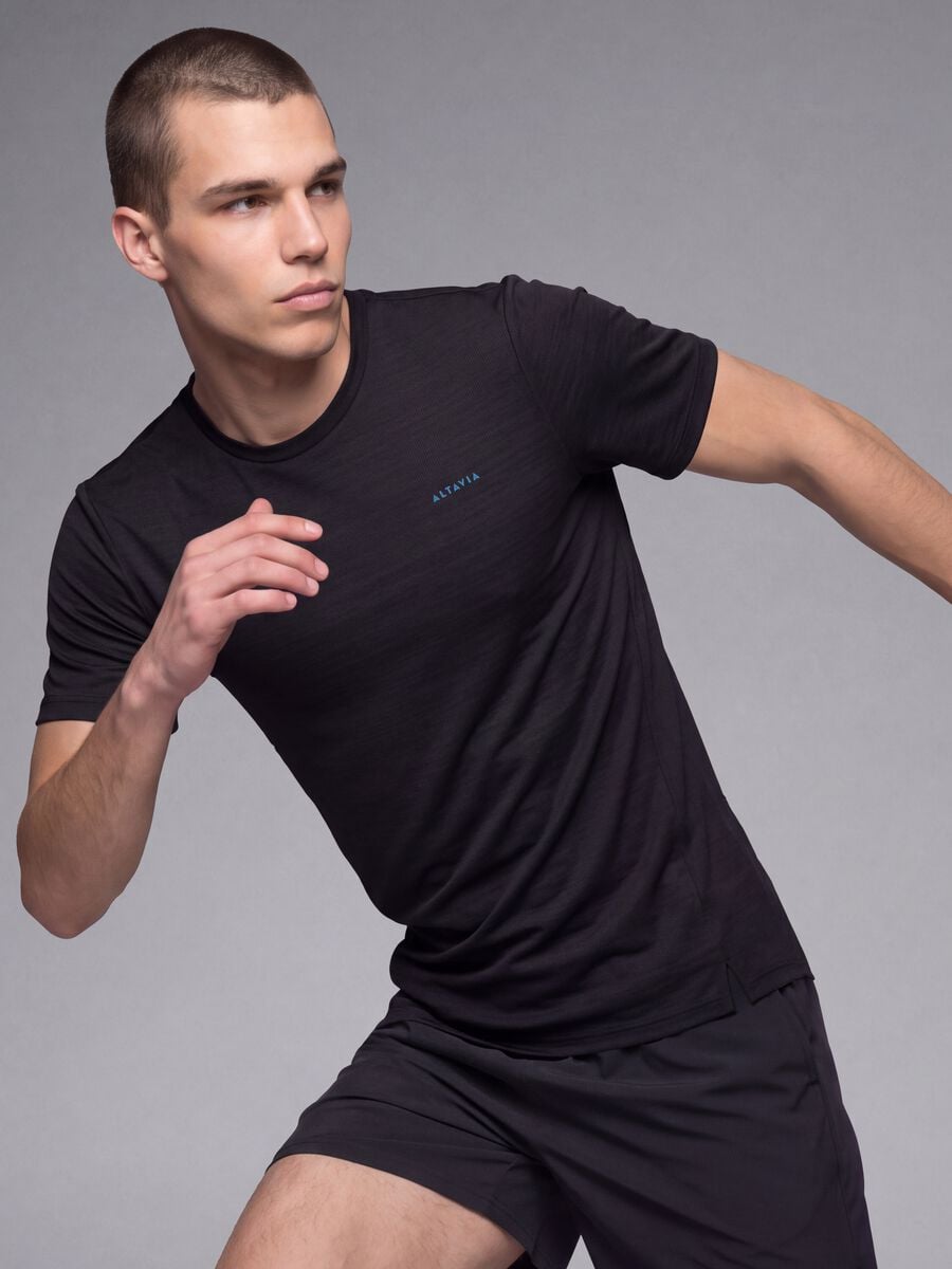 T-shirt traspirante nera girocollo slim fit ALTAVIA RUNNING_0