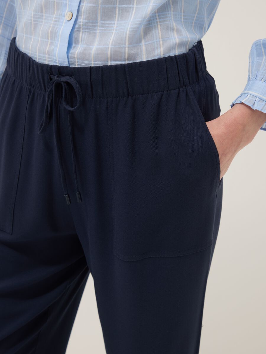 Blue jogger trousers in pure viscose with regular fit_3