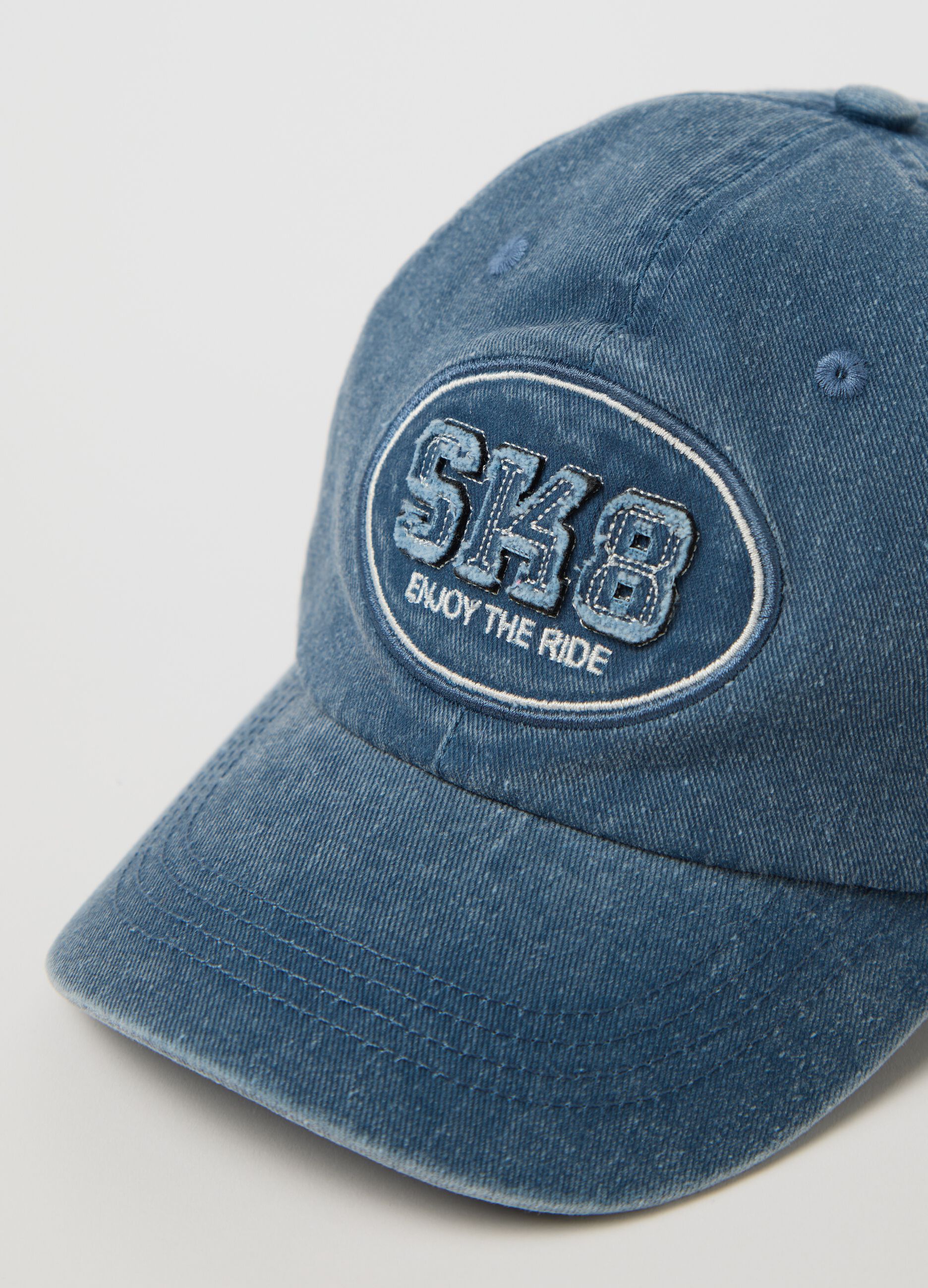 Berretto da baseball in denim medio con patch "SK8"