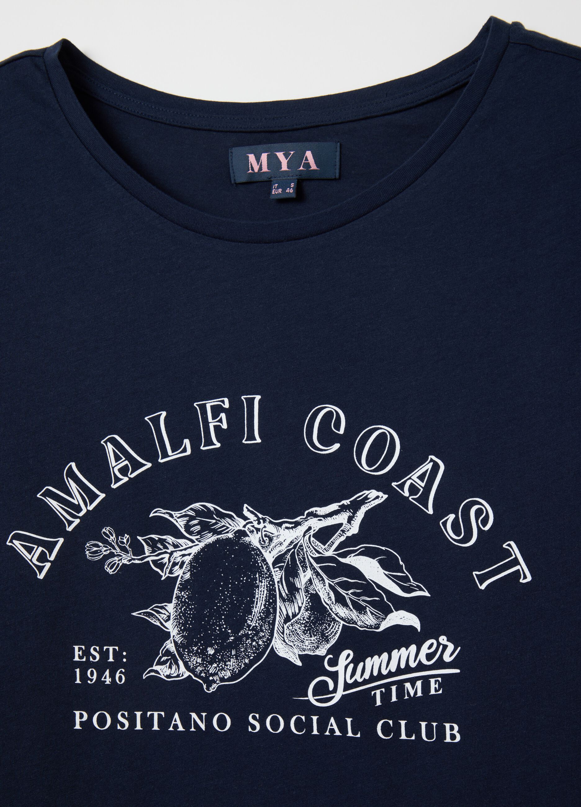 Curvy blue T-shirt with "Amalfi Coast" print in cotton