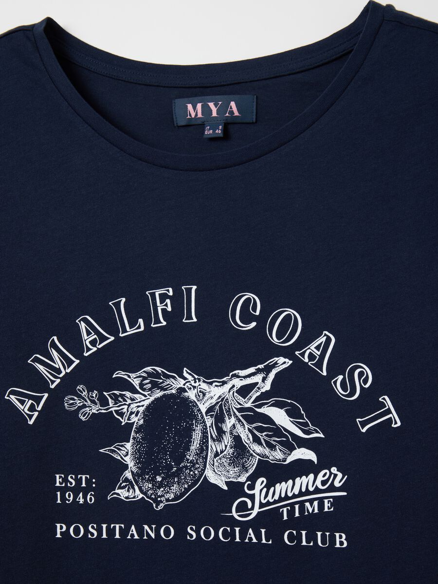 Curvy blue T-shirt with "Amalfi Coast" print in cotton_5