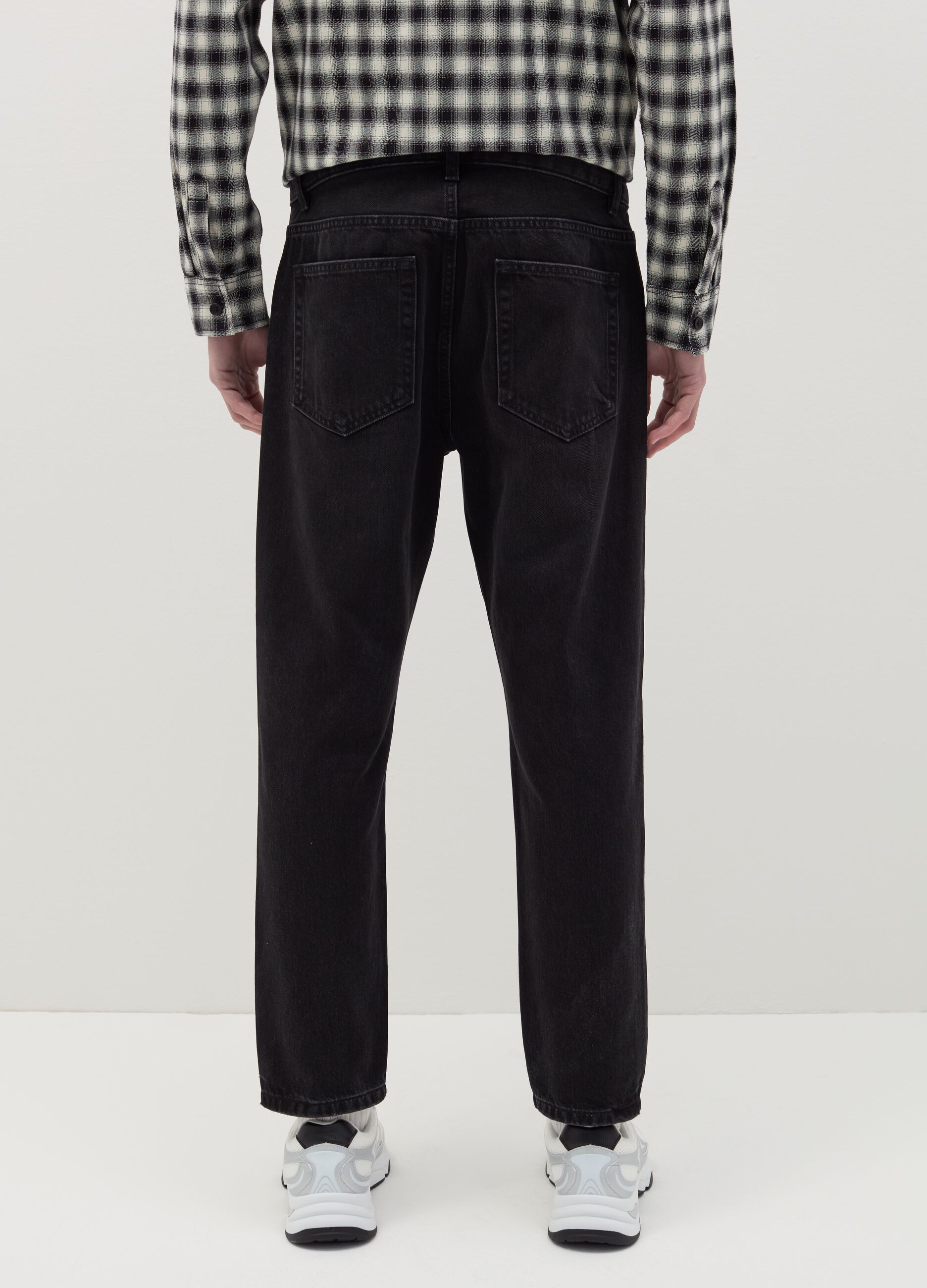 Slim-fit jeans with five pockets