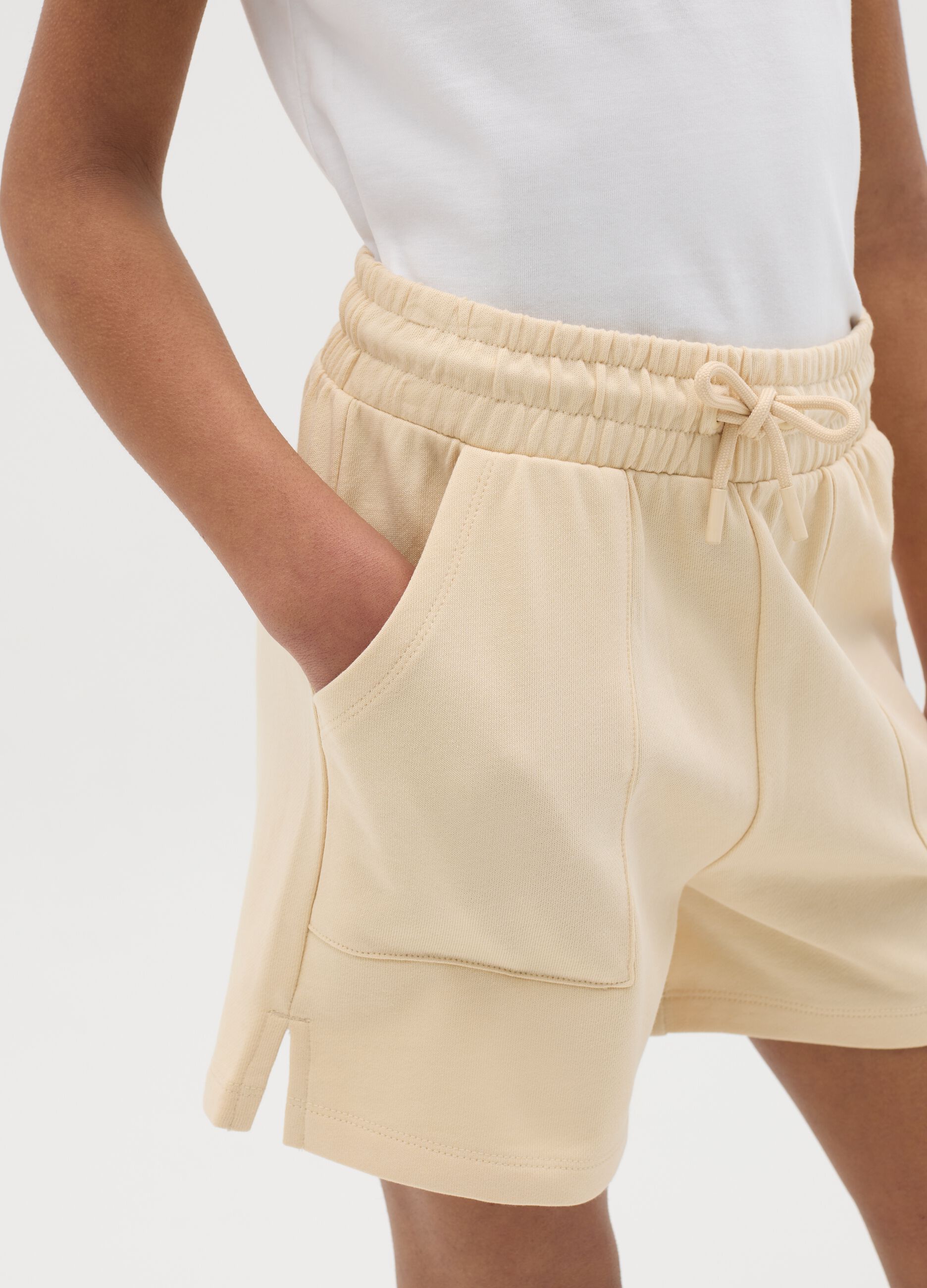 Girls’ beige shorts in 100% cotton with regular fit