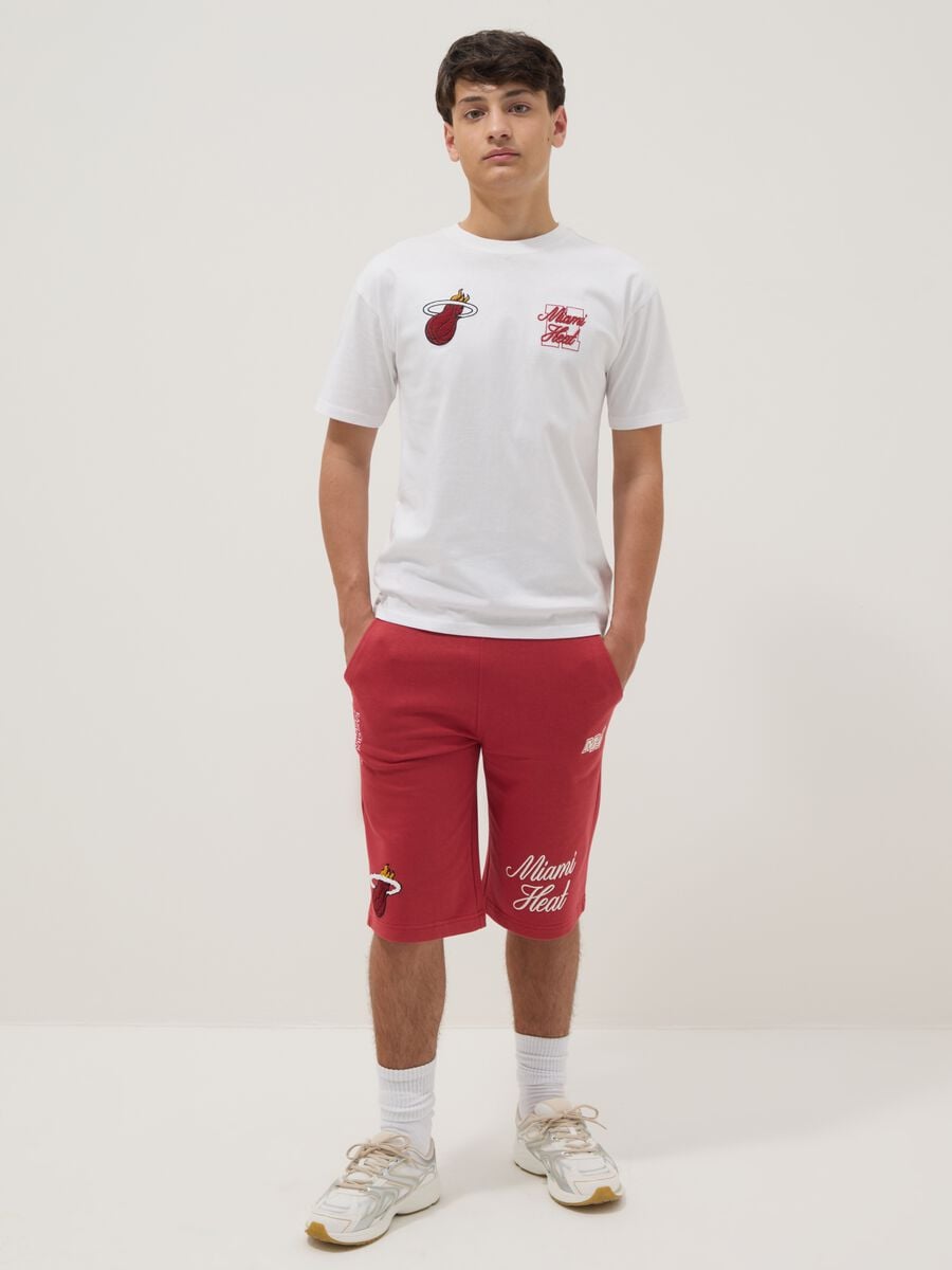 Red regular-fit cotton-blend shorts_0
