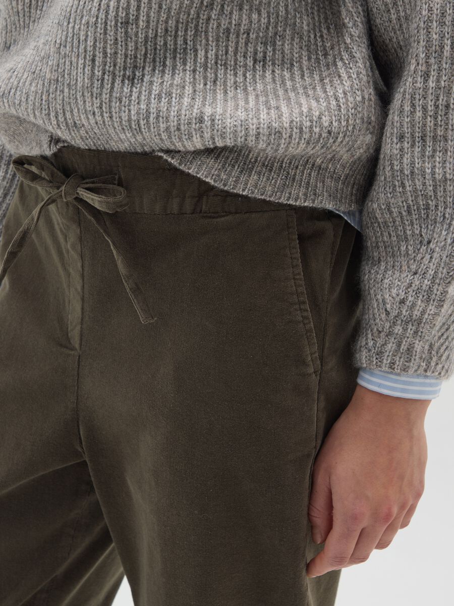 Pantaloni in cotone elasticizzato verdi regular fit_3