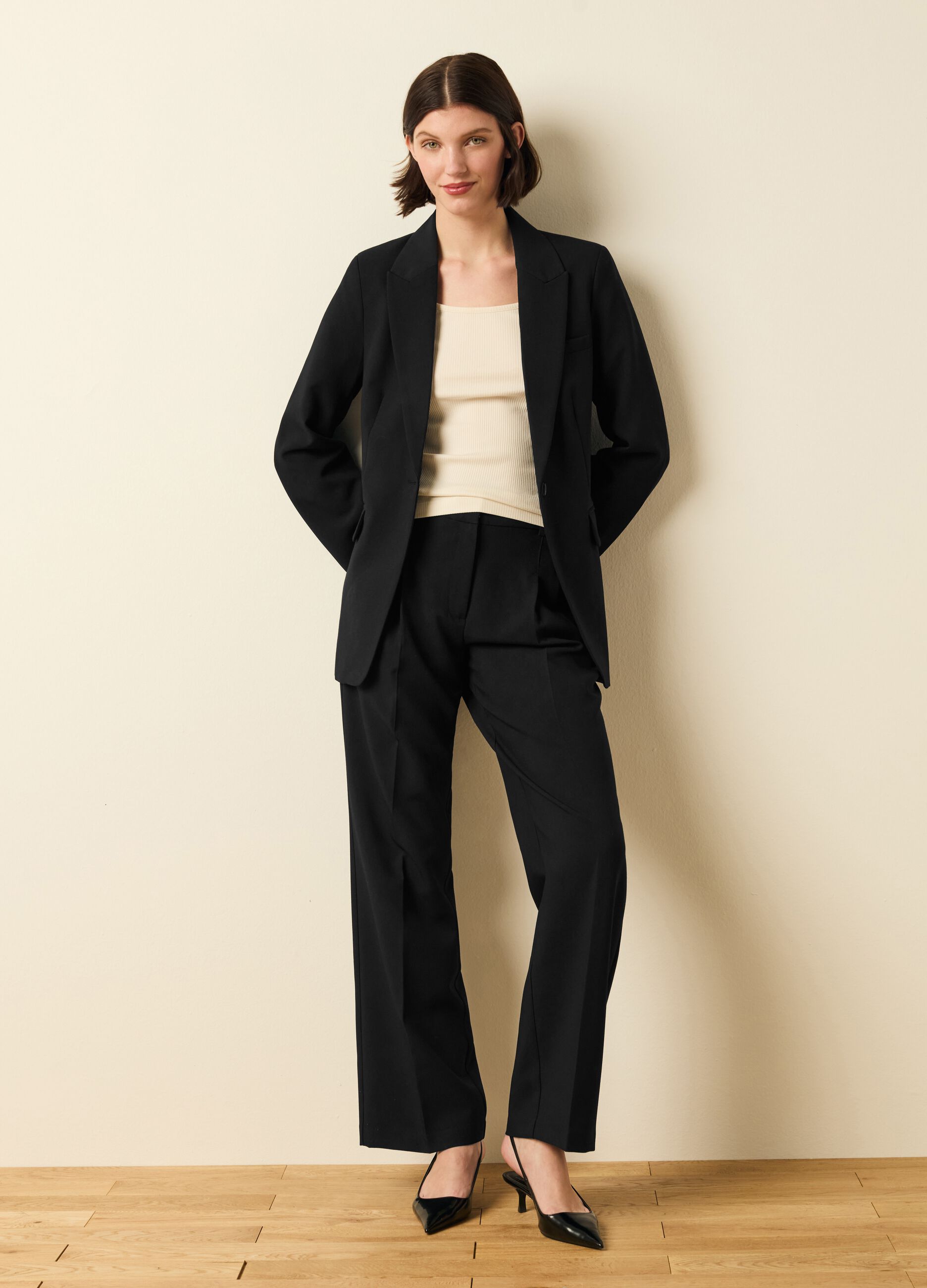Single-breasted blazer with belt