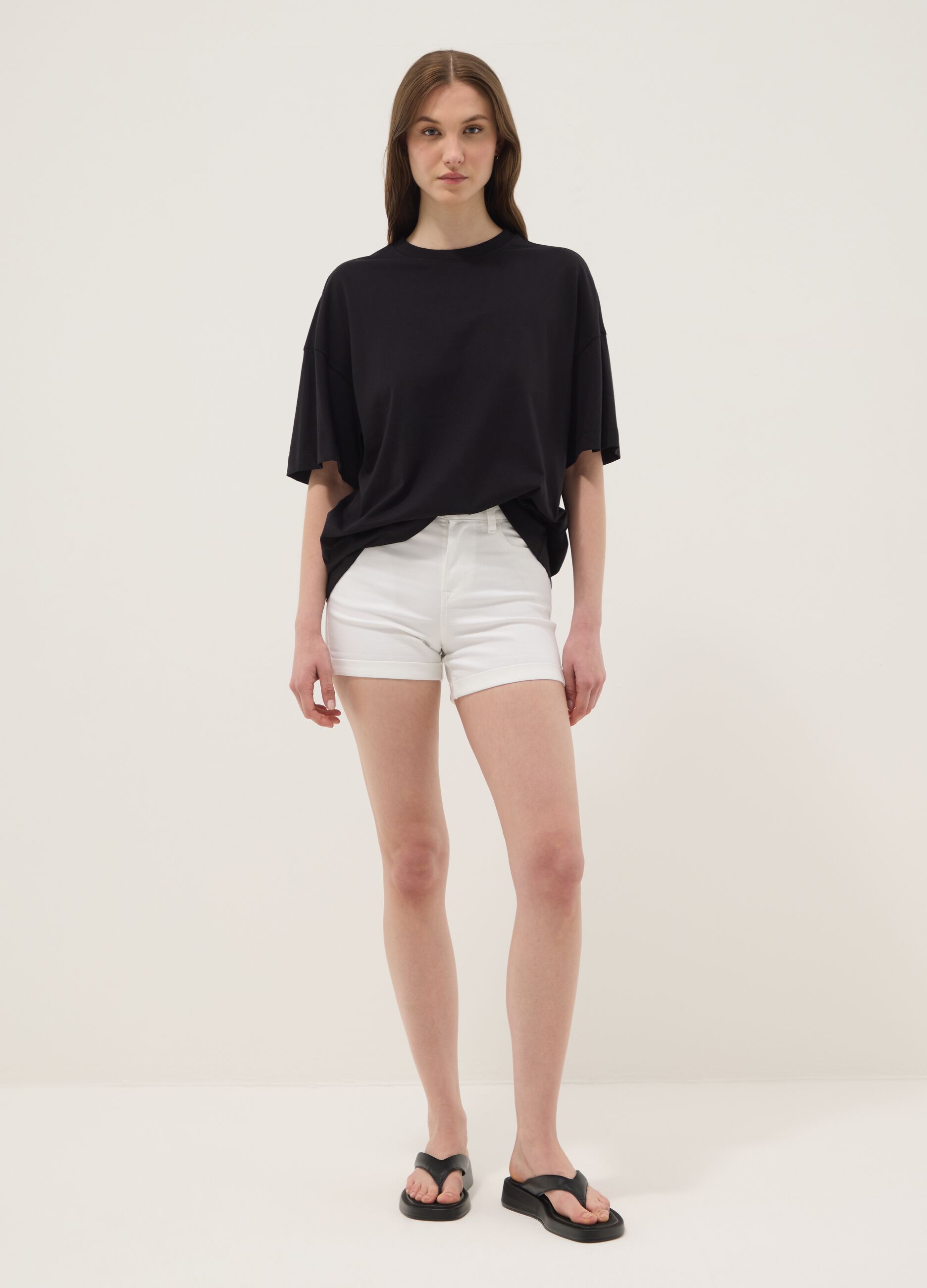 White stretch-cotton denim shorts, regular fit