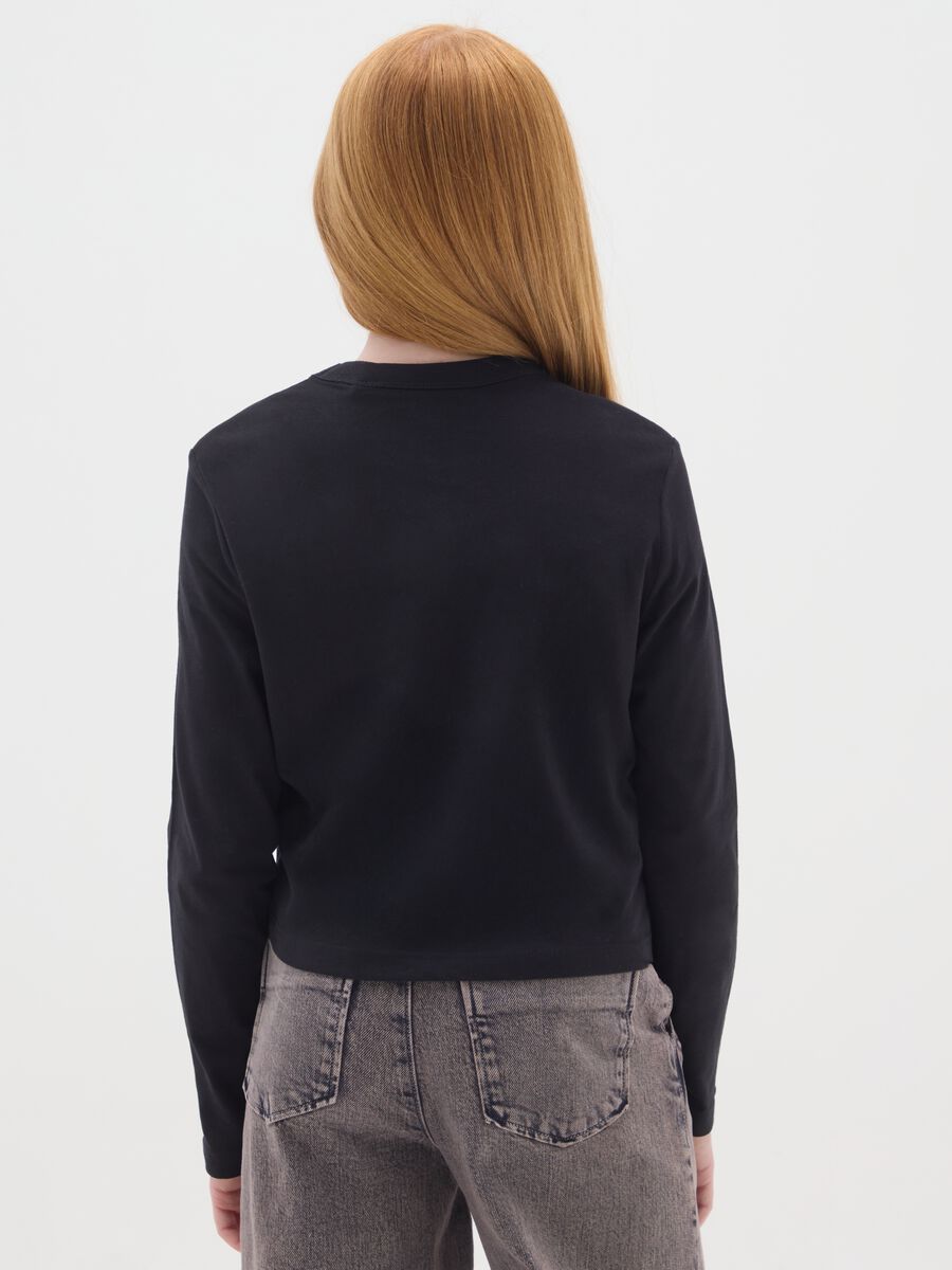 Maglietta nera da ragazza in puro cotone regular fit con stampa stelle_1