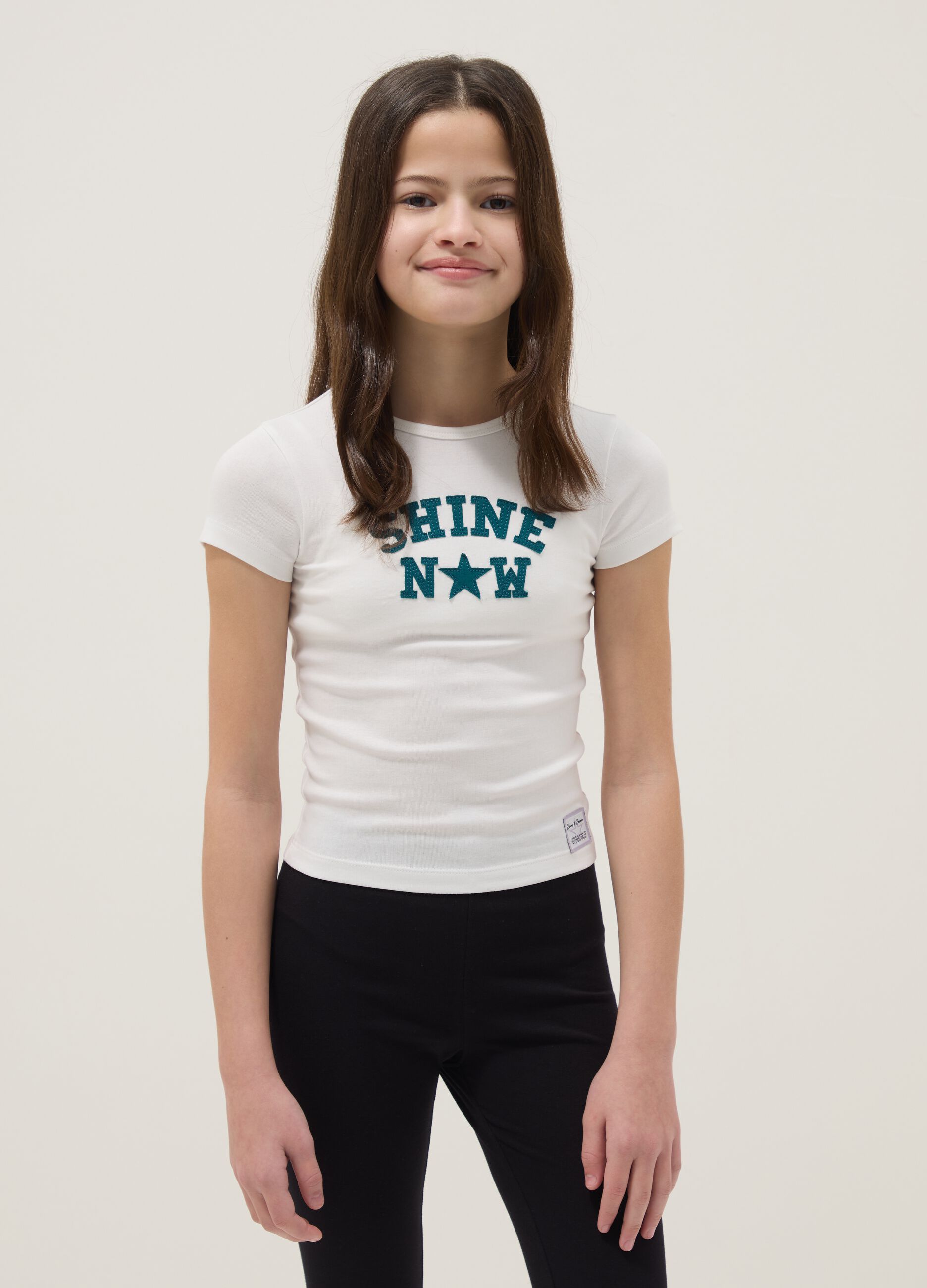 White stretchy cotton fitted girl&rsquo;s t-shirt with print