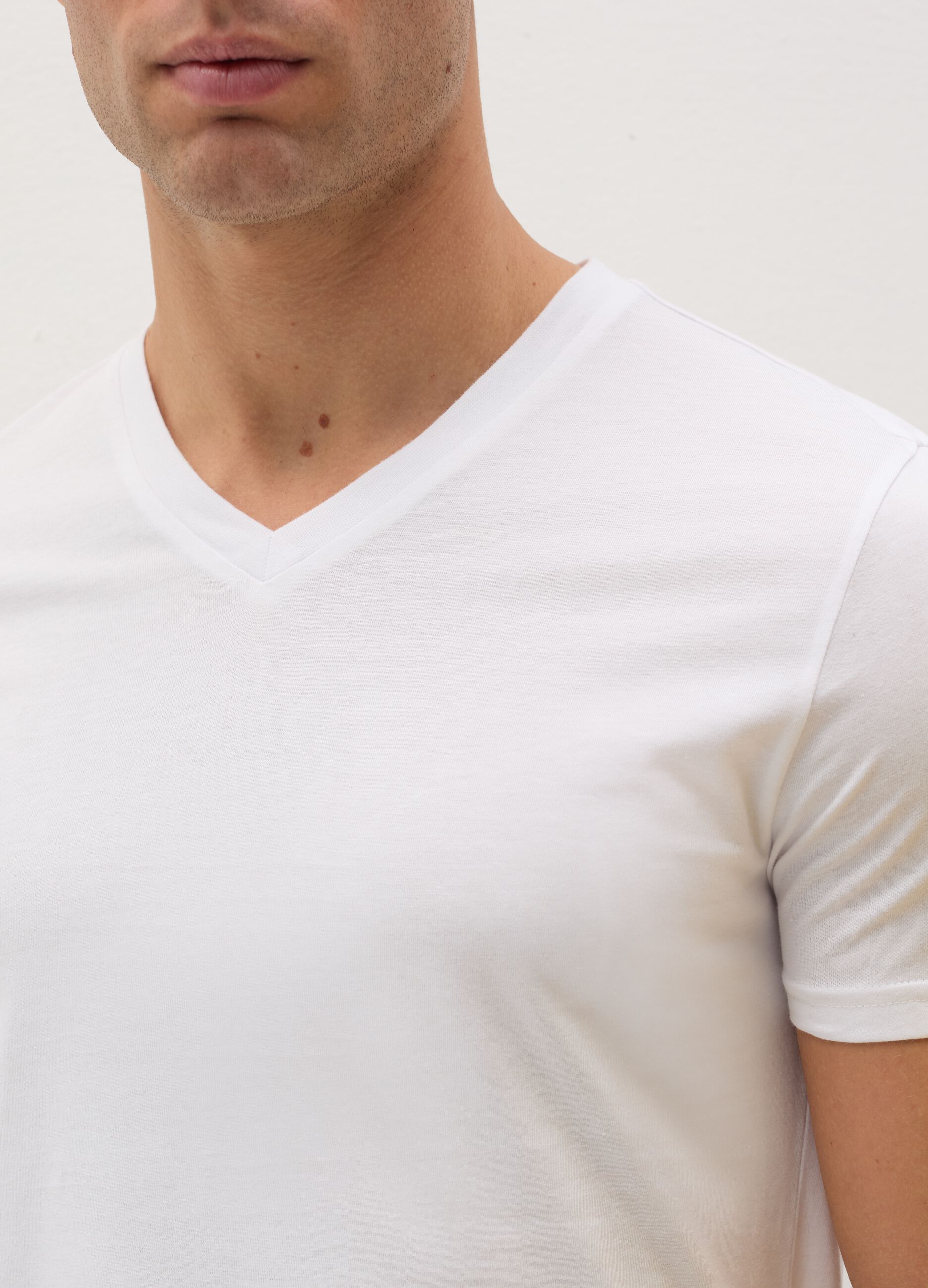 Three-pack organic cotton undershirts with V neck