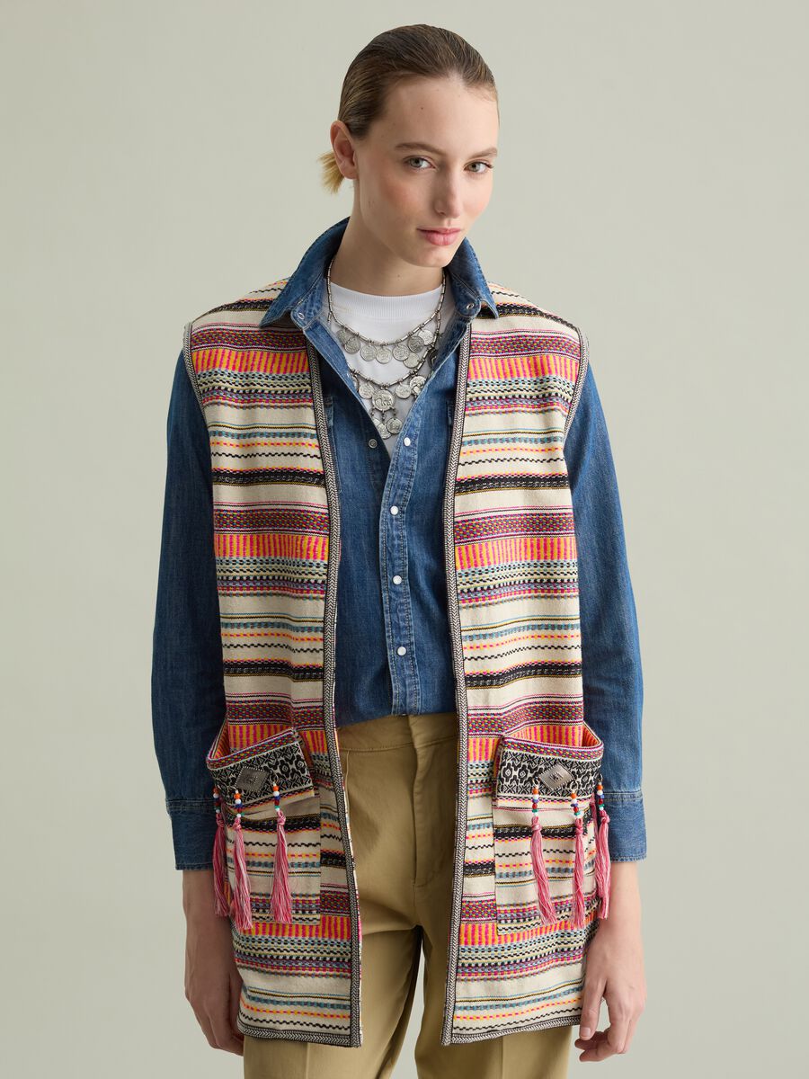 Long open gilet with ethnic pattern_0
