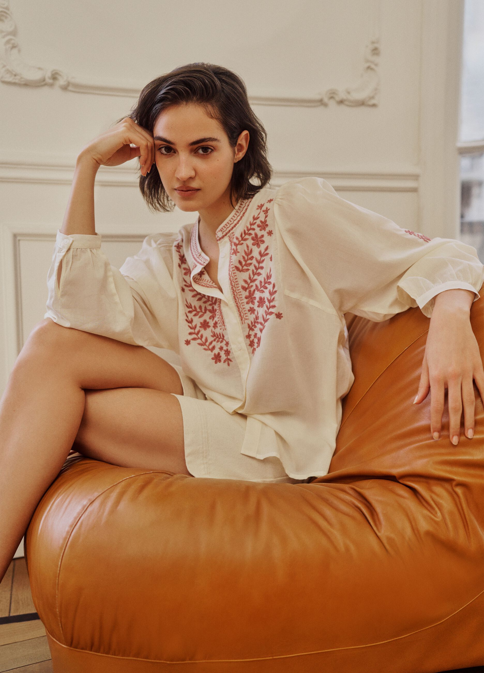 White regular fit cotton-linen blend shirt with floral embroidery