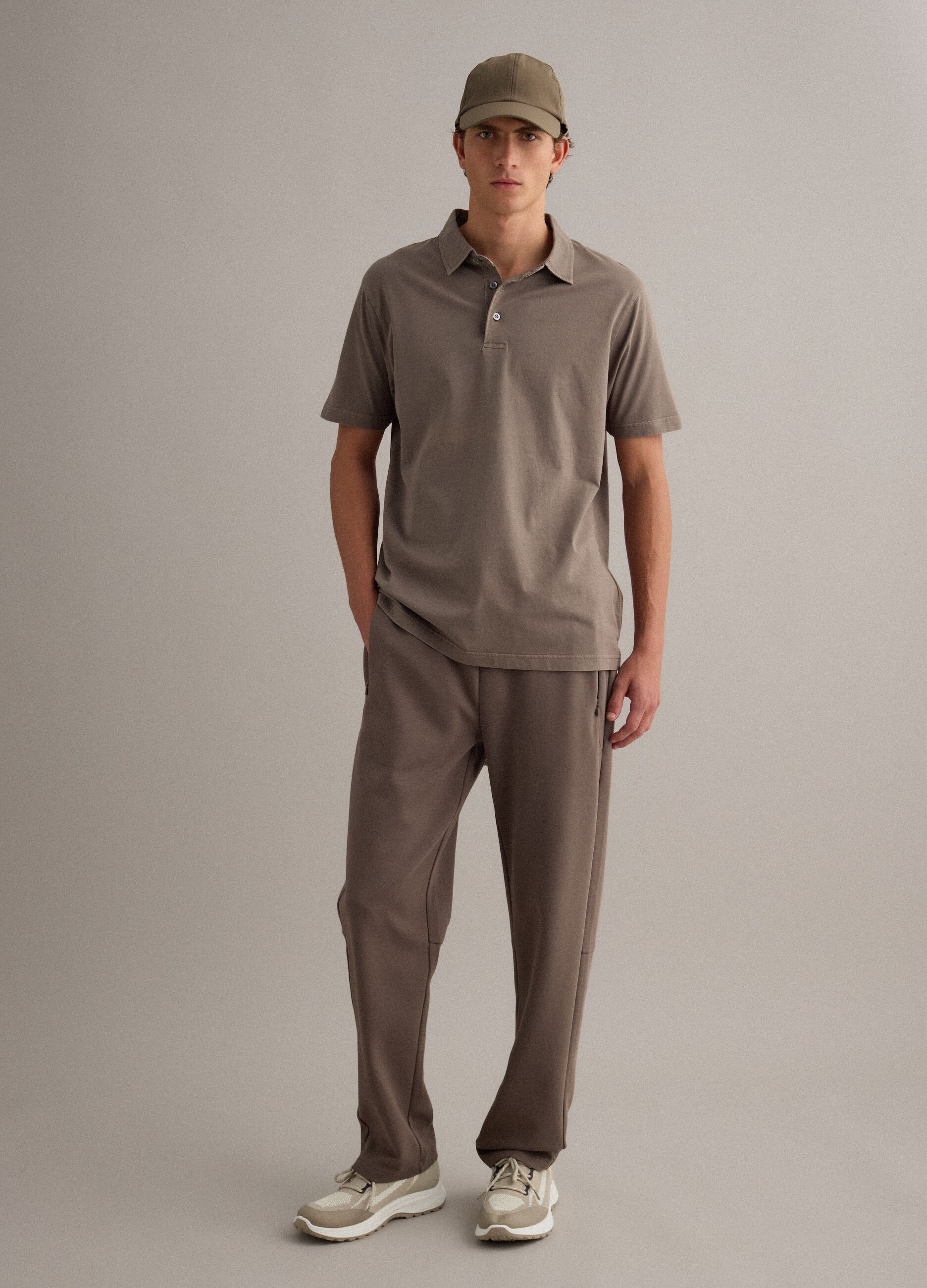 Brown short-sleeve polo in pure cotton, regular fit
