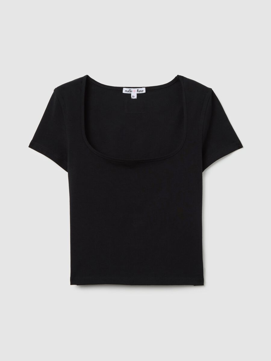 Black T-shirt with square neckline_4