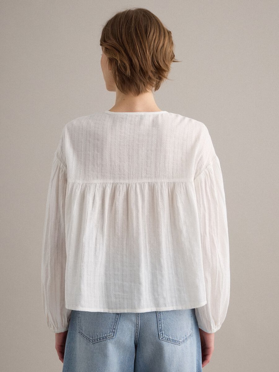 White pure cotton regular-fit shirt with broderie anglaise inserts_2
