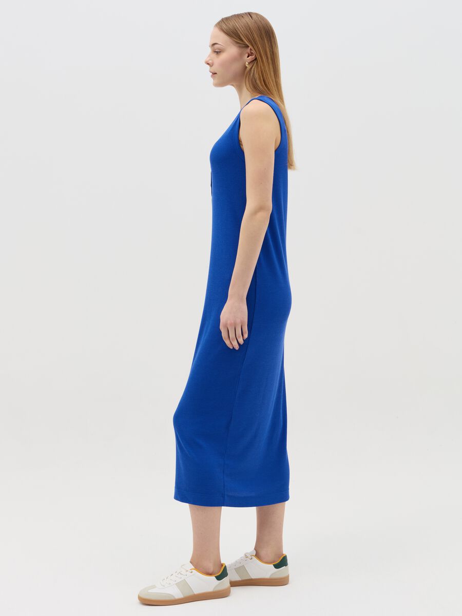 Long sleeveless maternity dress with ribbing_1