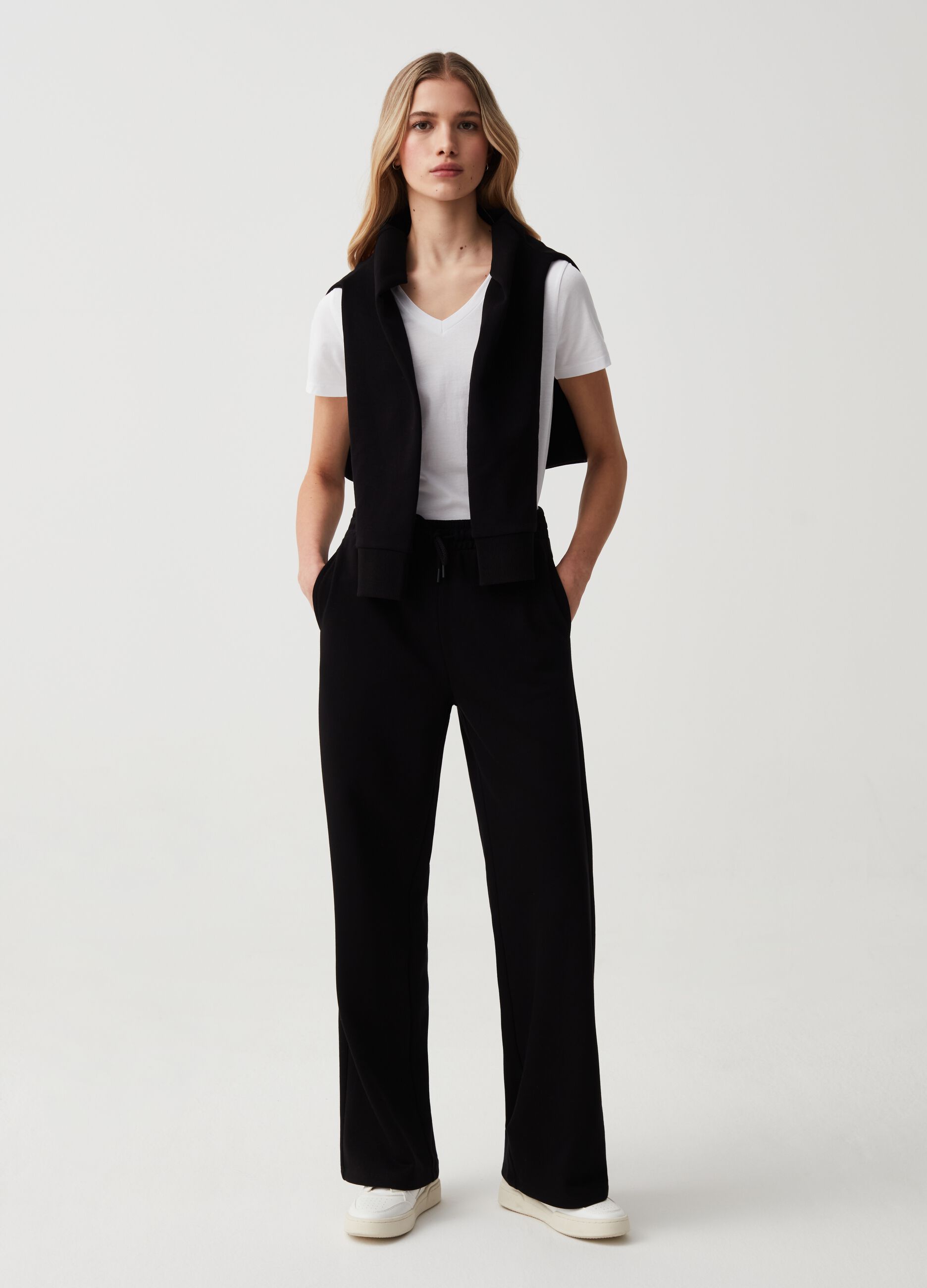Essential straight-fit joggers in fleece with drawstring