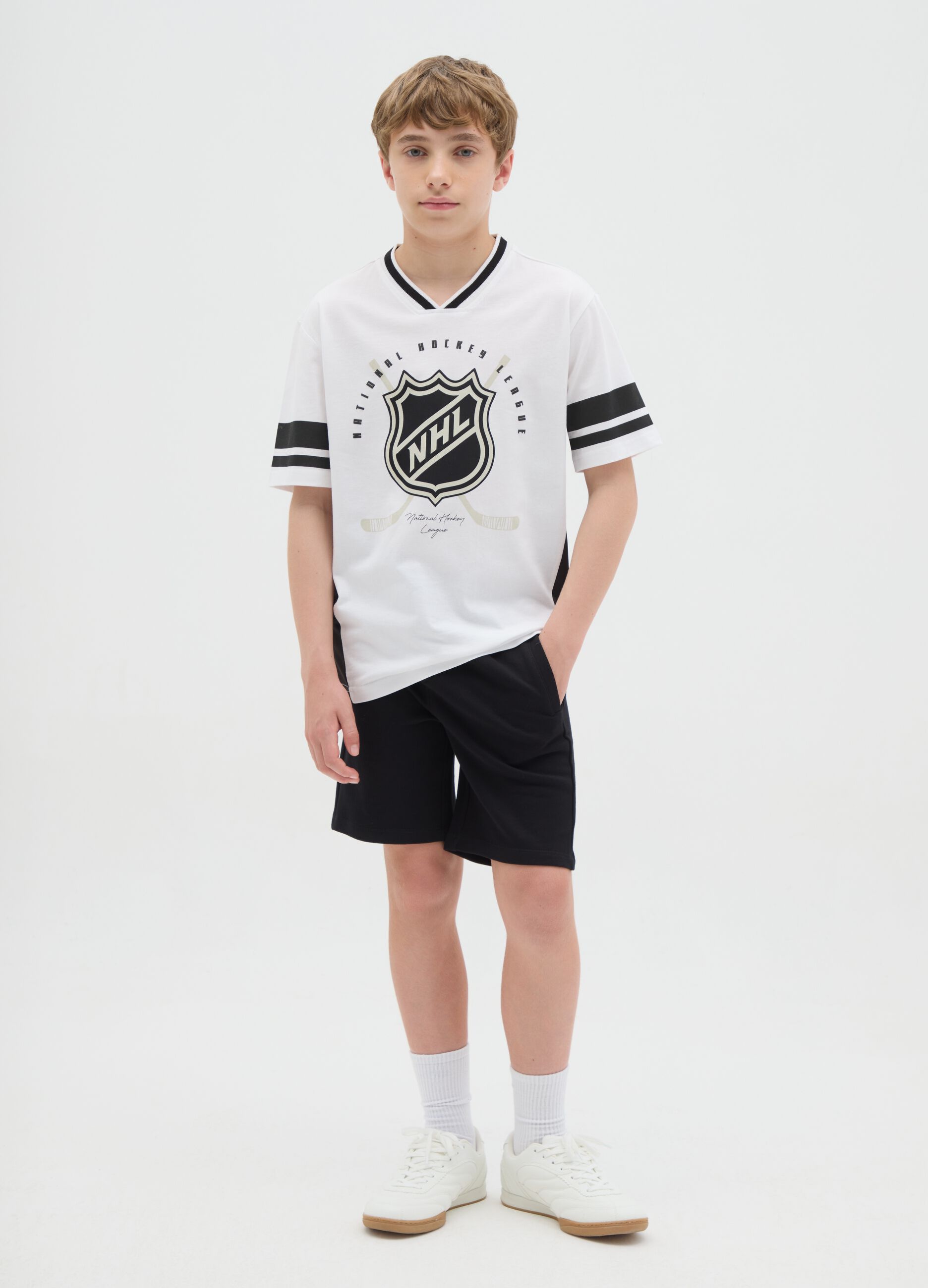Pantaloni corti da ragazzo in puro cotone nero regular fit