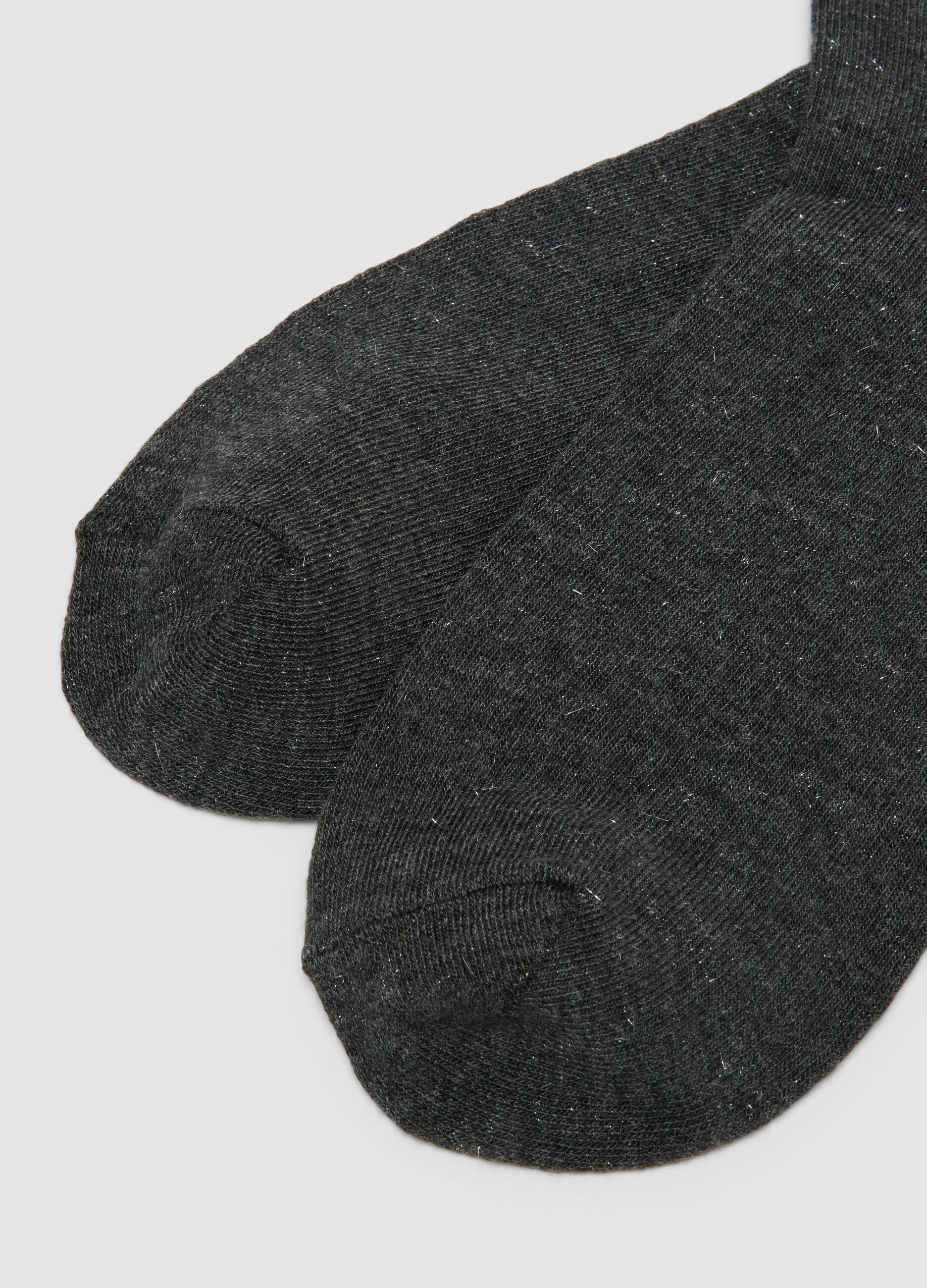 Calzini neri in viscosa elasticizzata