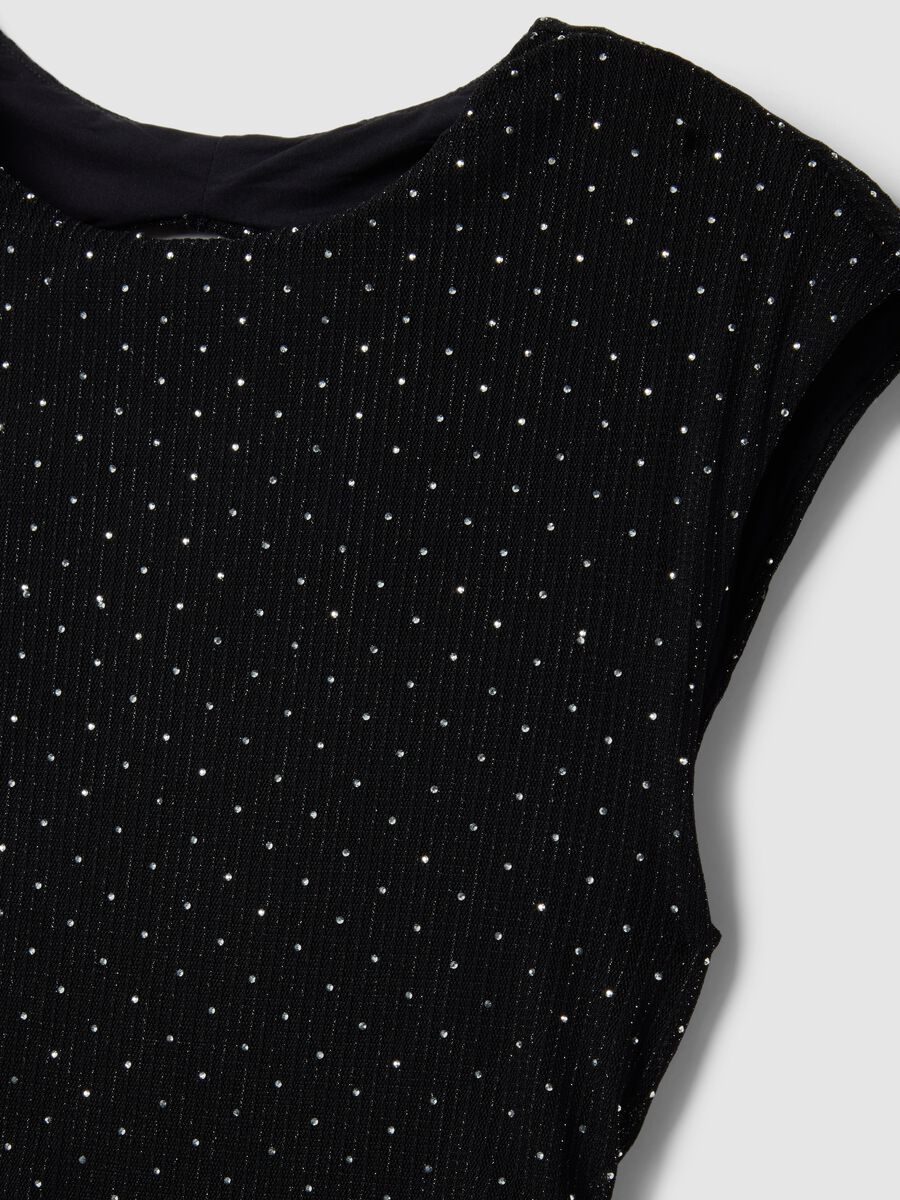 Top senza maniche nero regular fit con schiena scoperta e strass_5