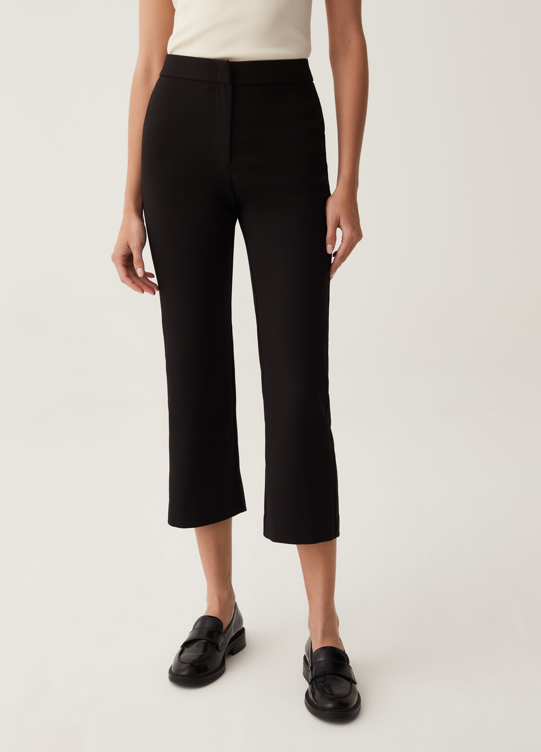 Pantaloni flare fit cropped_1