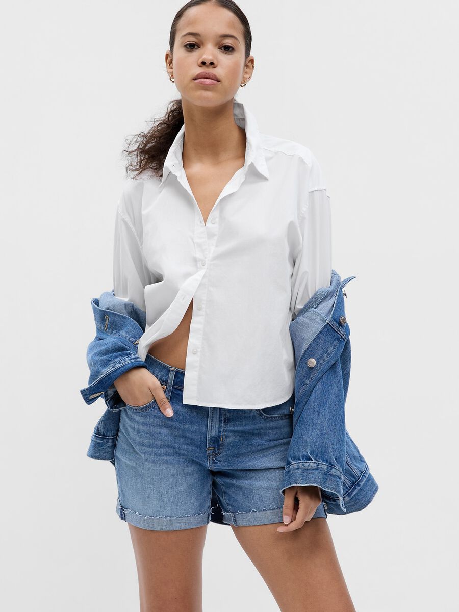 Girlfriend shorts in denim with raw hem_0