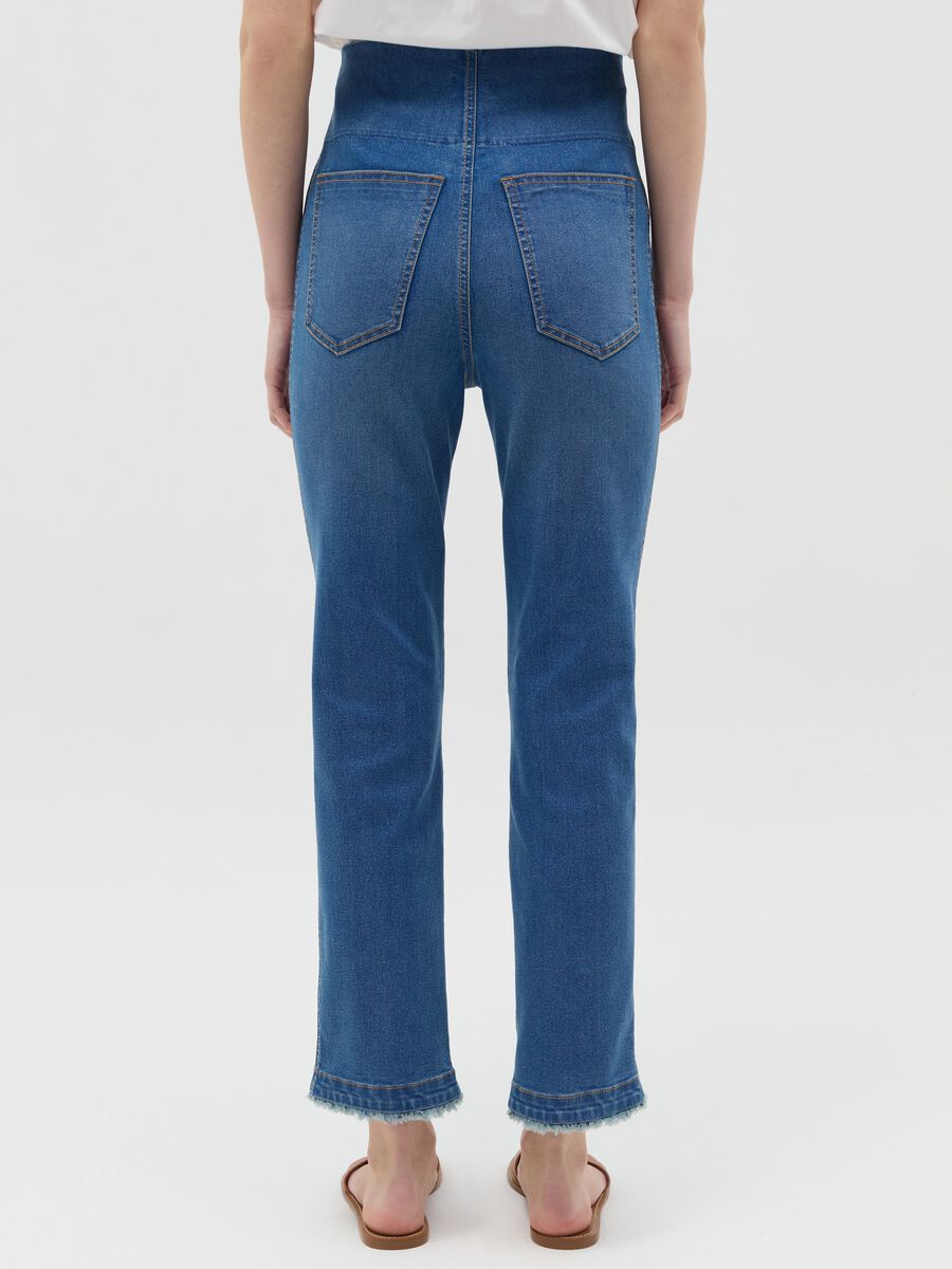 Cropped maternity treggings in denim_3