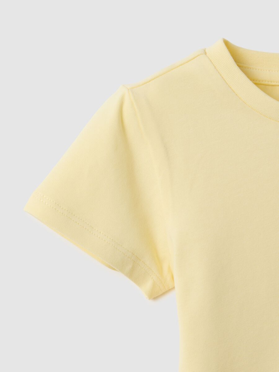 Yellow stretchy cotton girl's t-shirt regular fit with heart_3