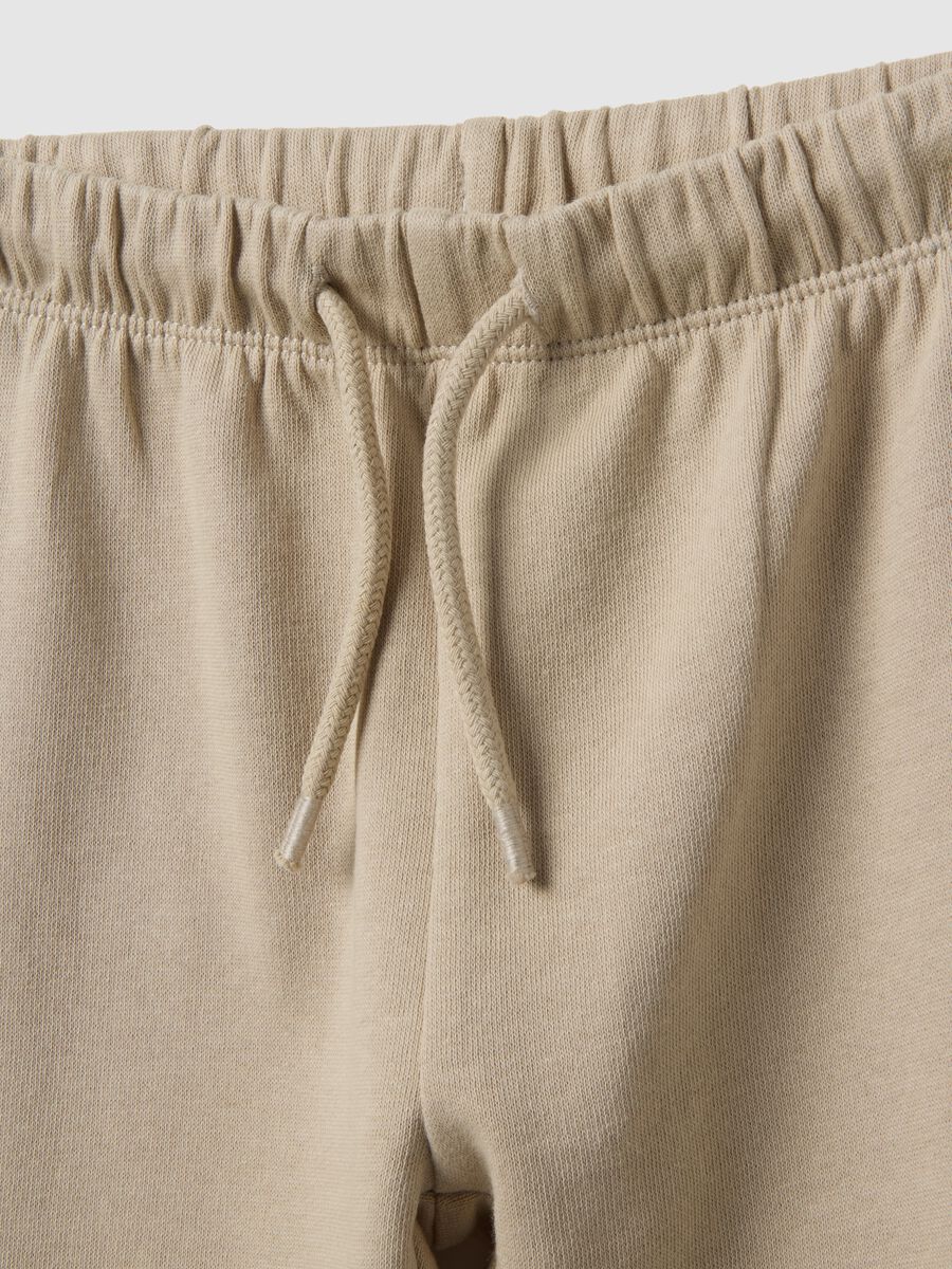 Two-pack of baby beige joggers in pure cotton, regular fit_2