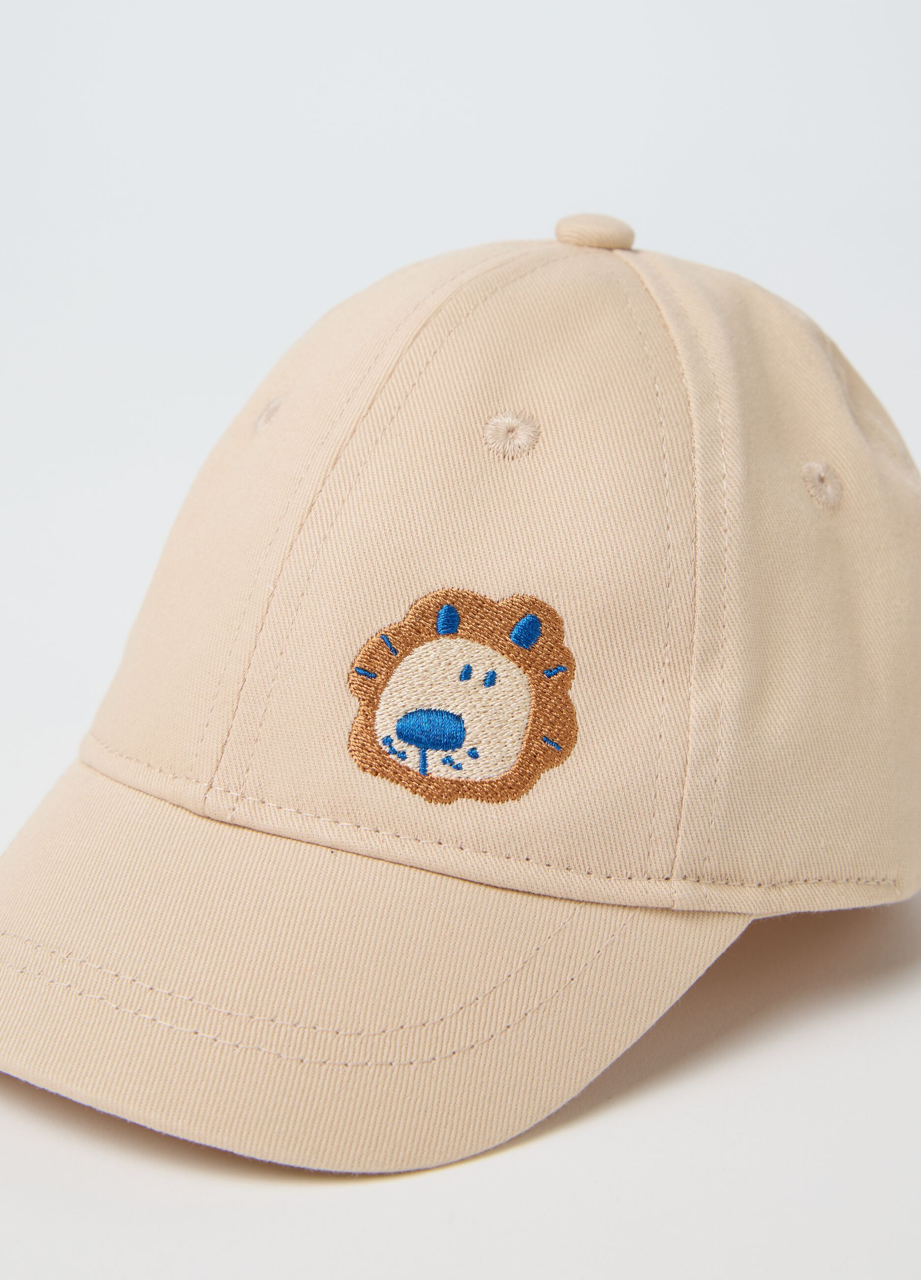 Babies’ beige hat in 100% cotton with embroidered animal