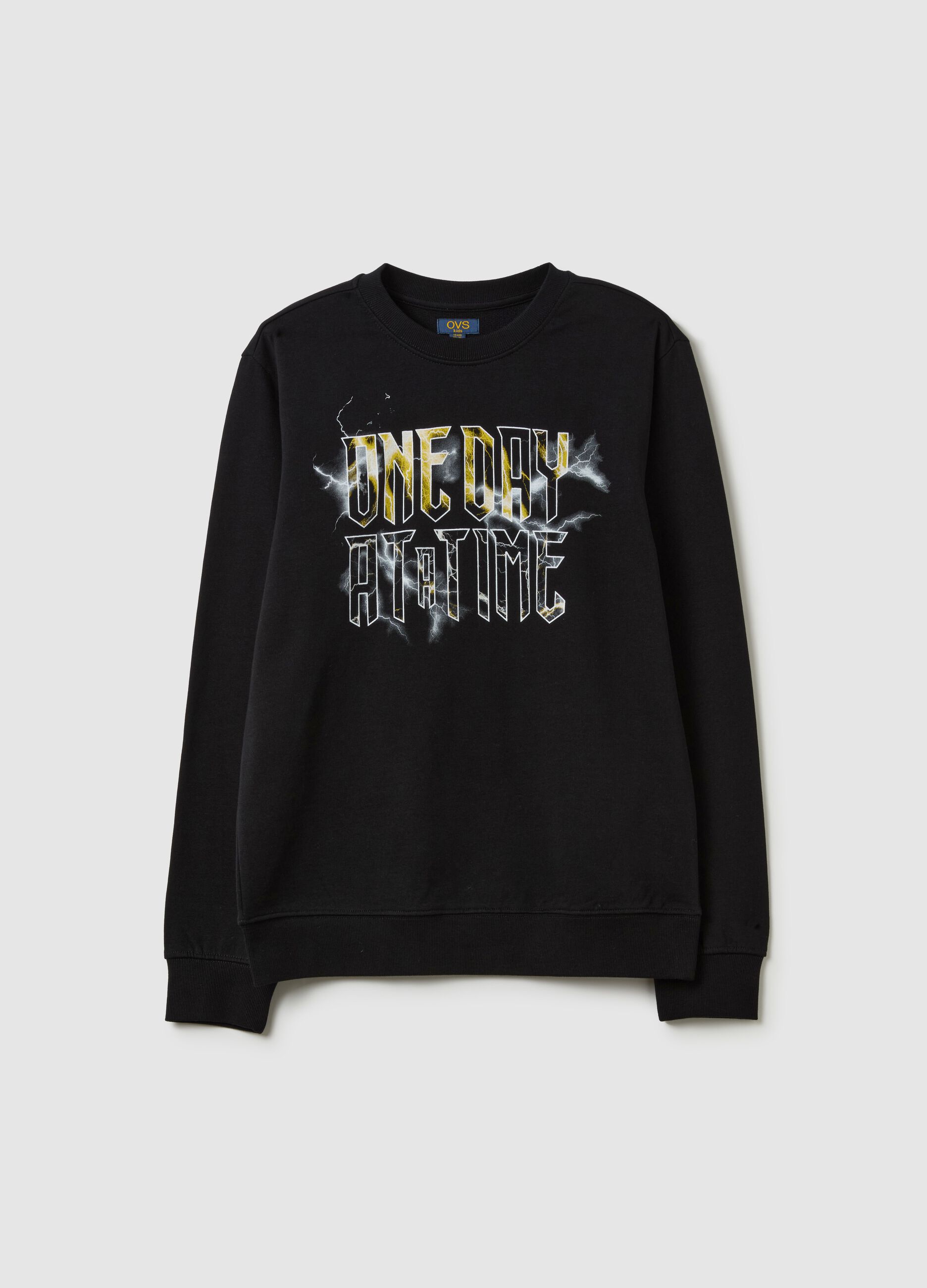 Round neck sweatshirt with print