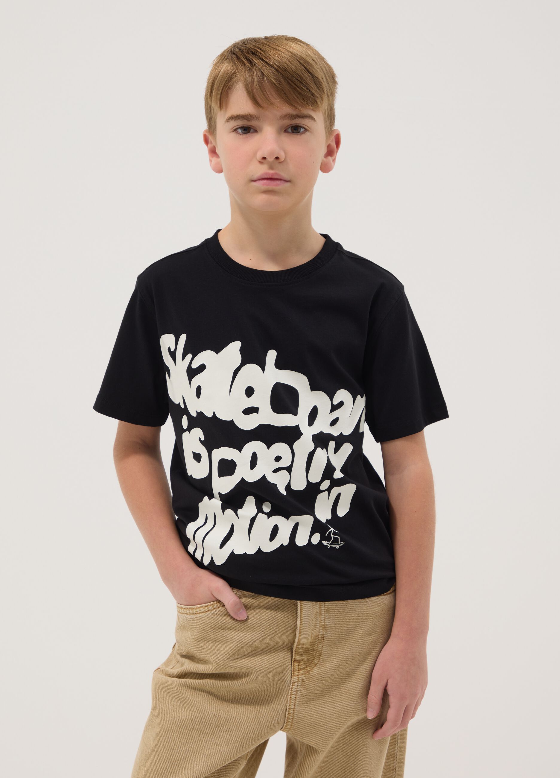 Boy's black pure cotton regular fit T-shirt with print