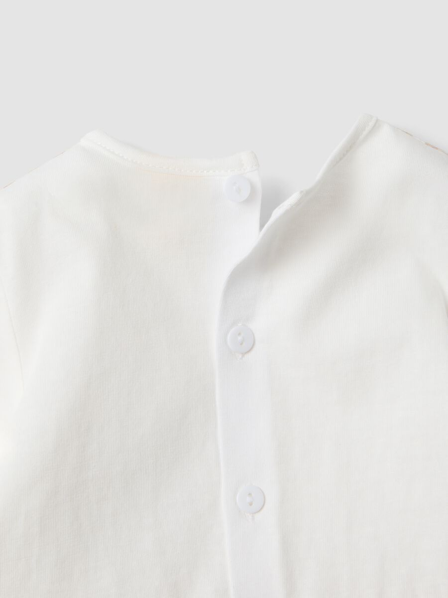 Pagliaccetto bianco in misto cotone e lino con dettaglio Winnie The Pooh per neonato_3