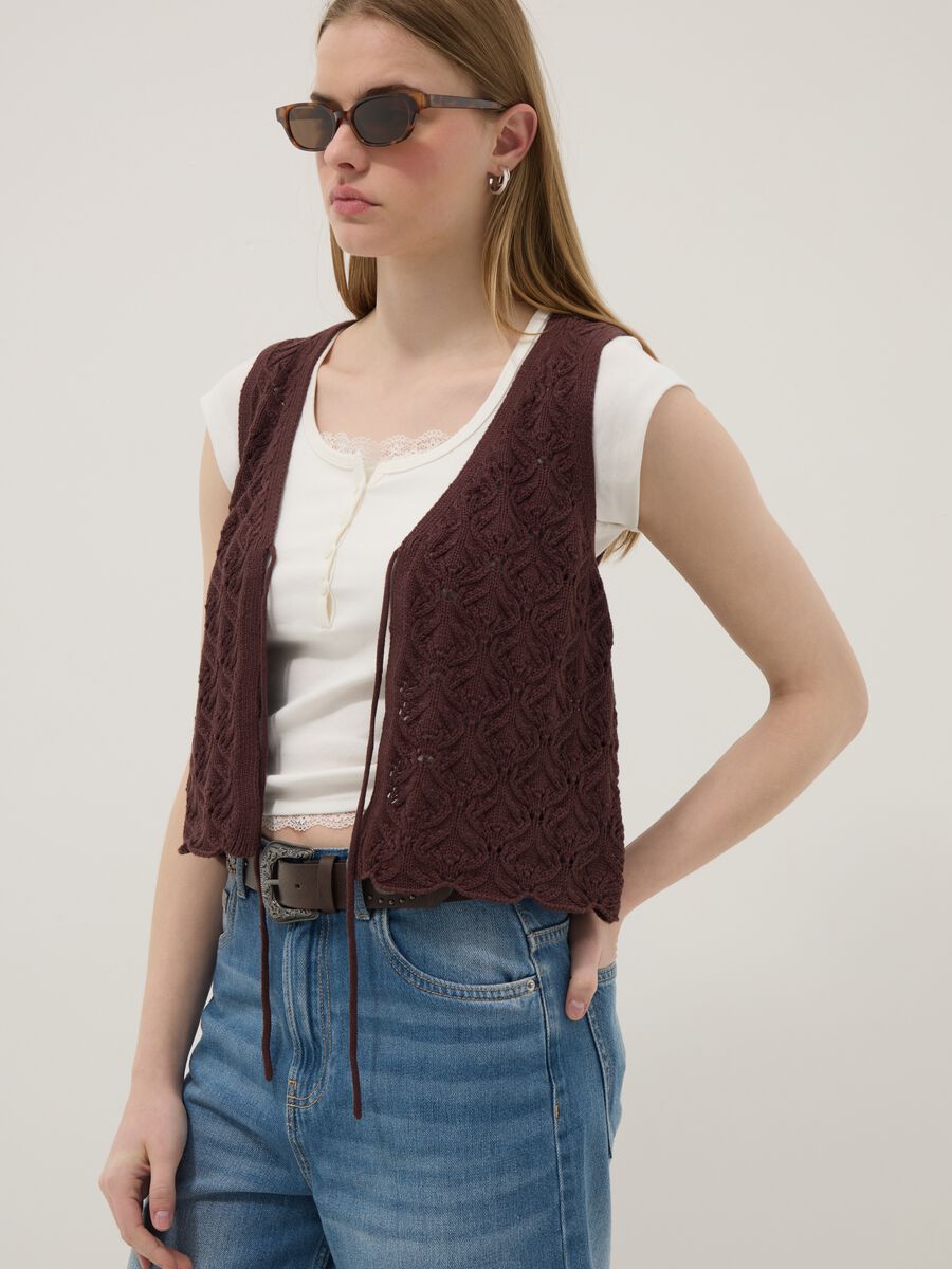 Brown pure cotton regular-fit waistcoat with tie fastening and deep V-neck_0