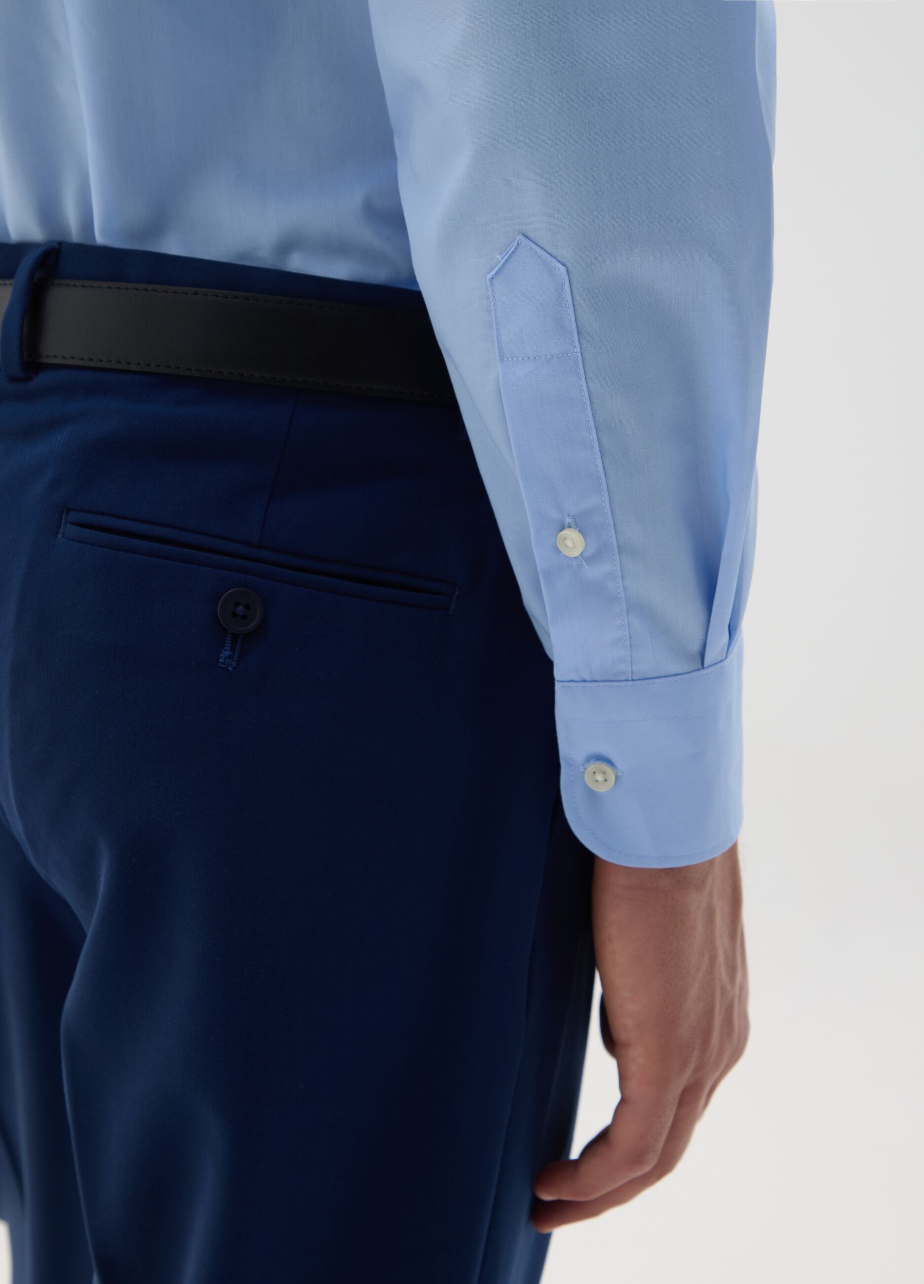 Slim fit light blue cotton blend shirt