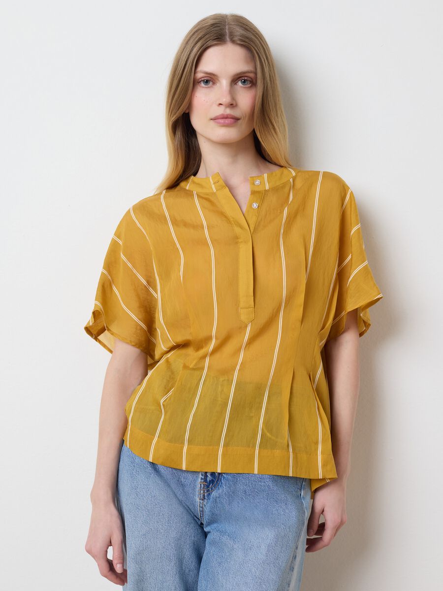 Striped blouse with kimono sleeves_1