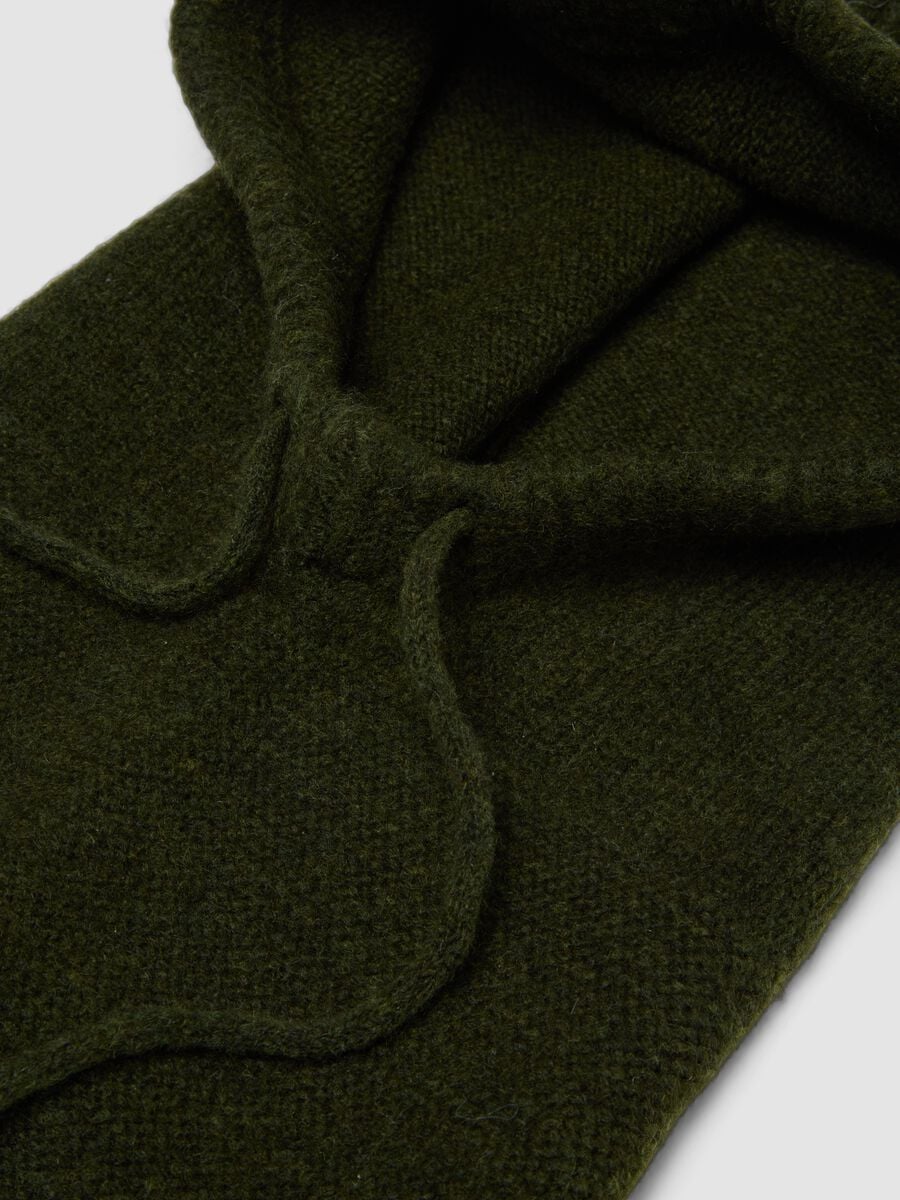 Cappuccio verde in lana elasticizzata a maglia rasata_1