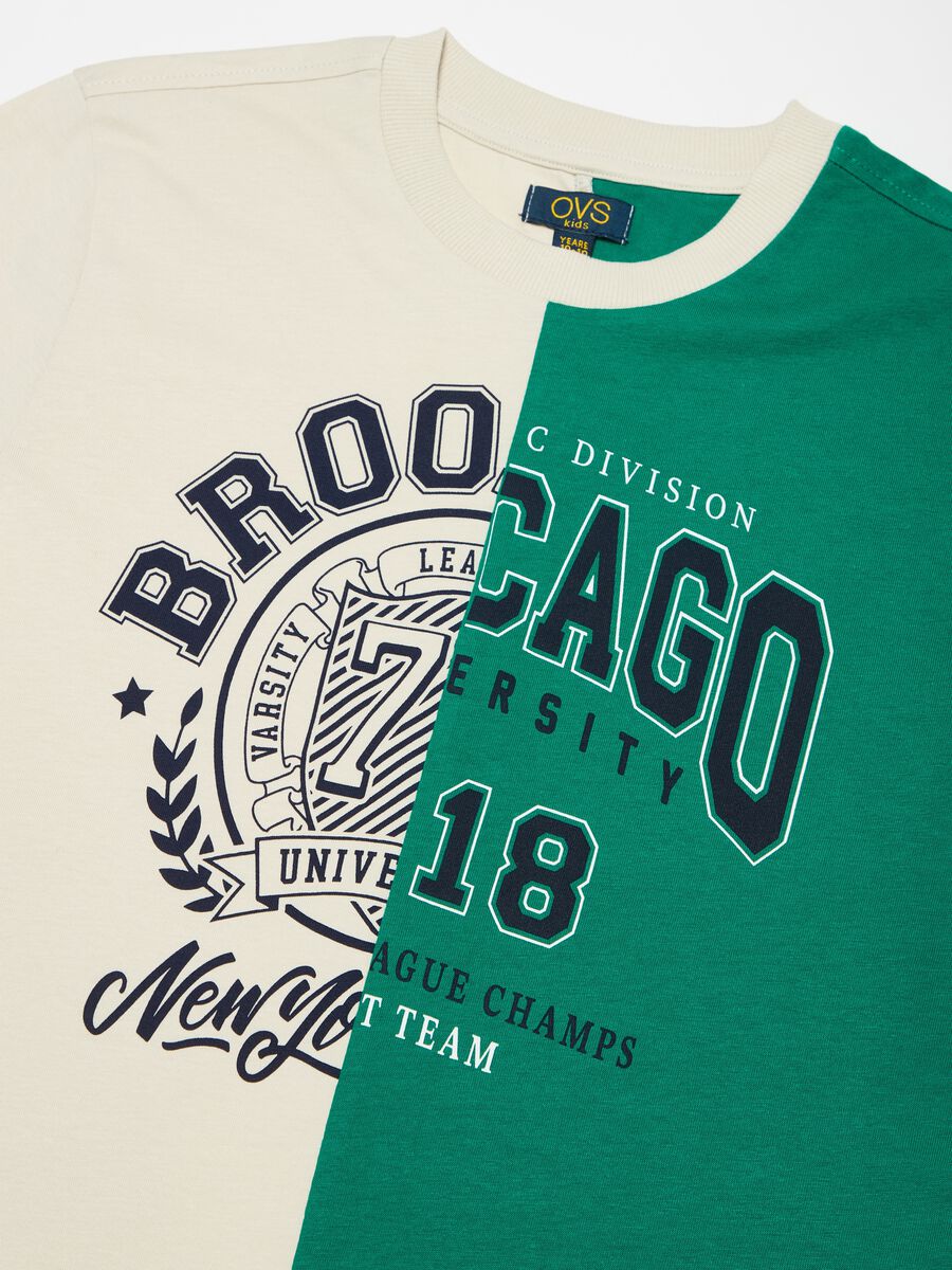 T-shirt bicolore con stampa lettering_2