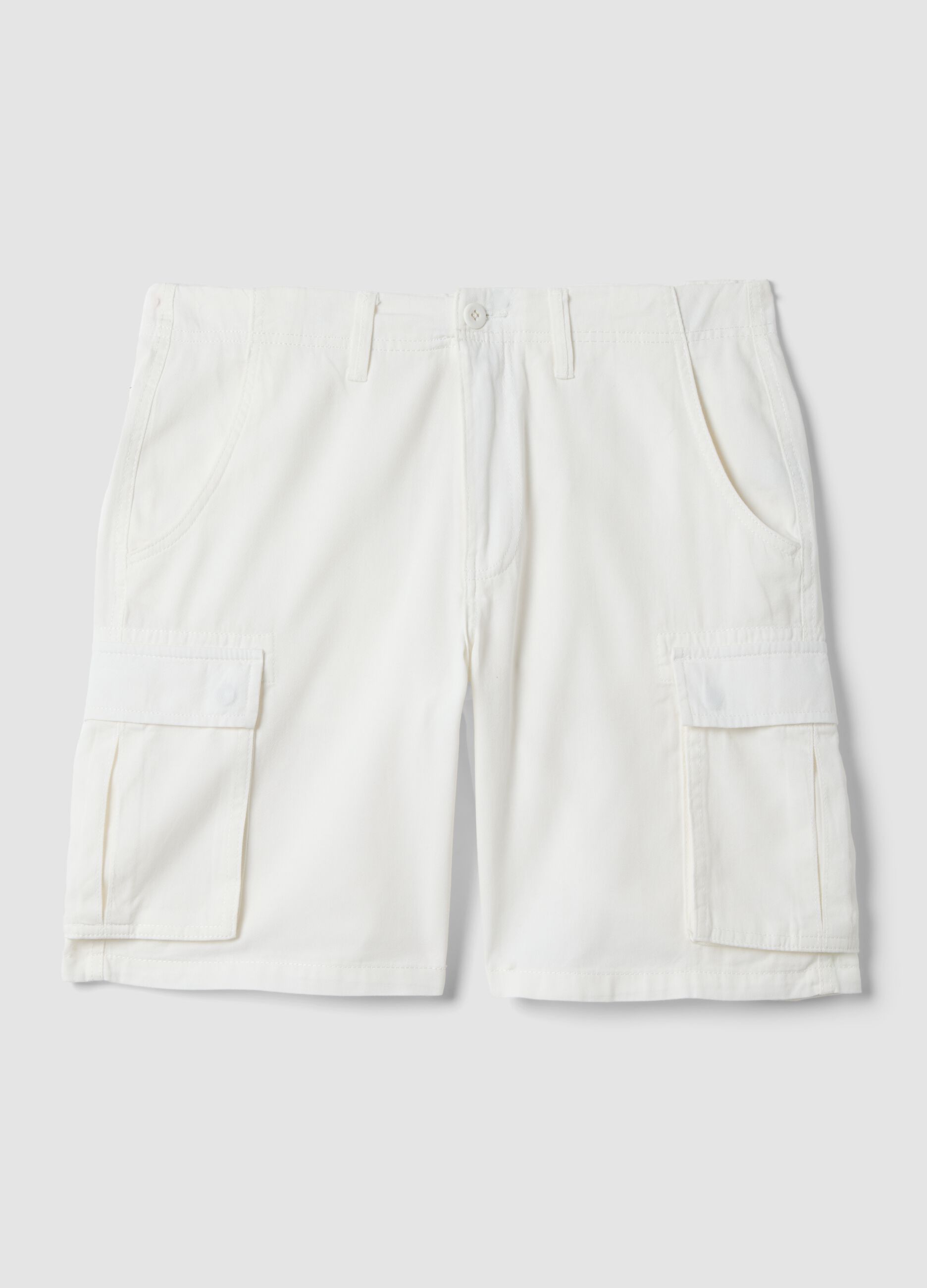 White pure cotton regular-fit cargo shorts